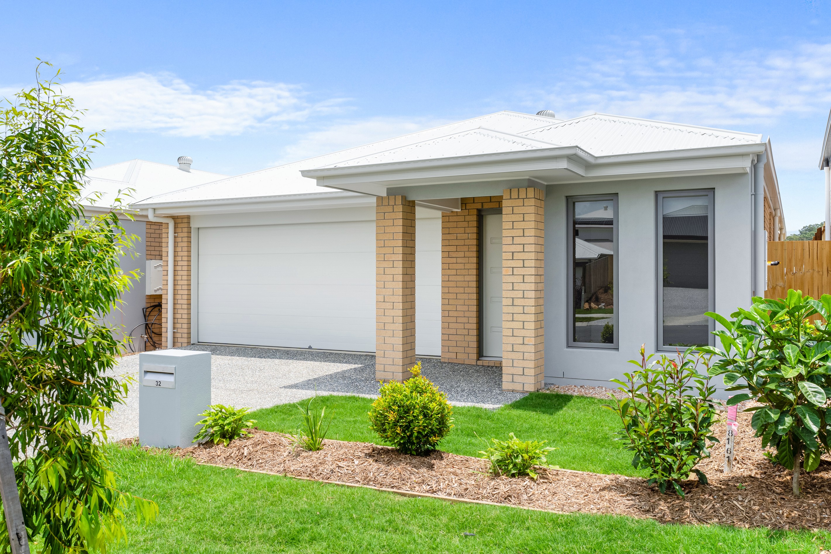 32 Mundaring Way, SPRING MOUNTAIN, QLD 4300