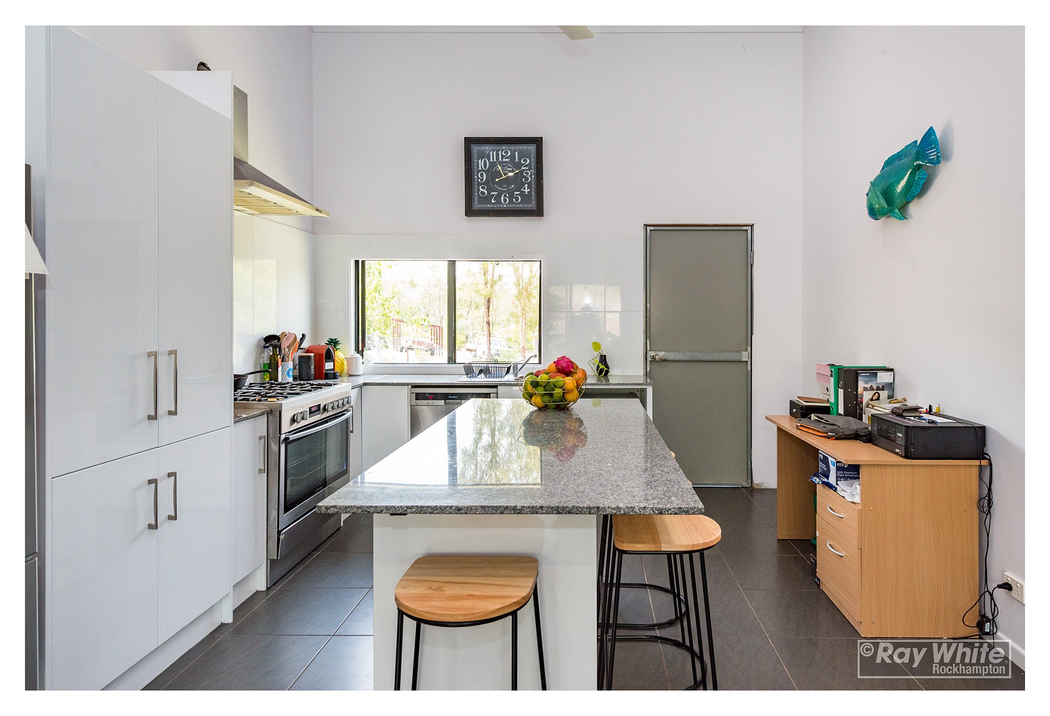 124 Fons Drive, Glendale, QLD 4711