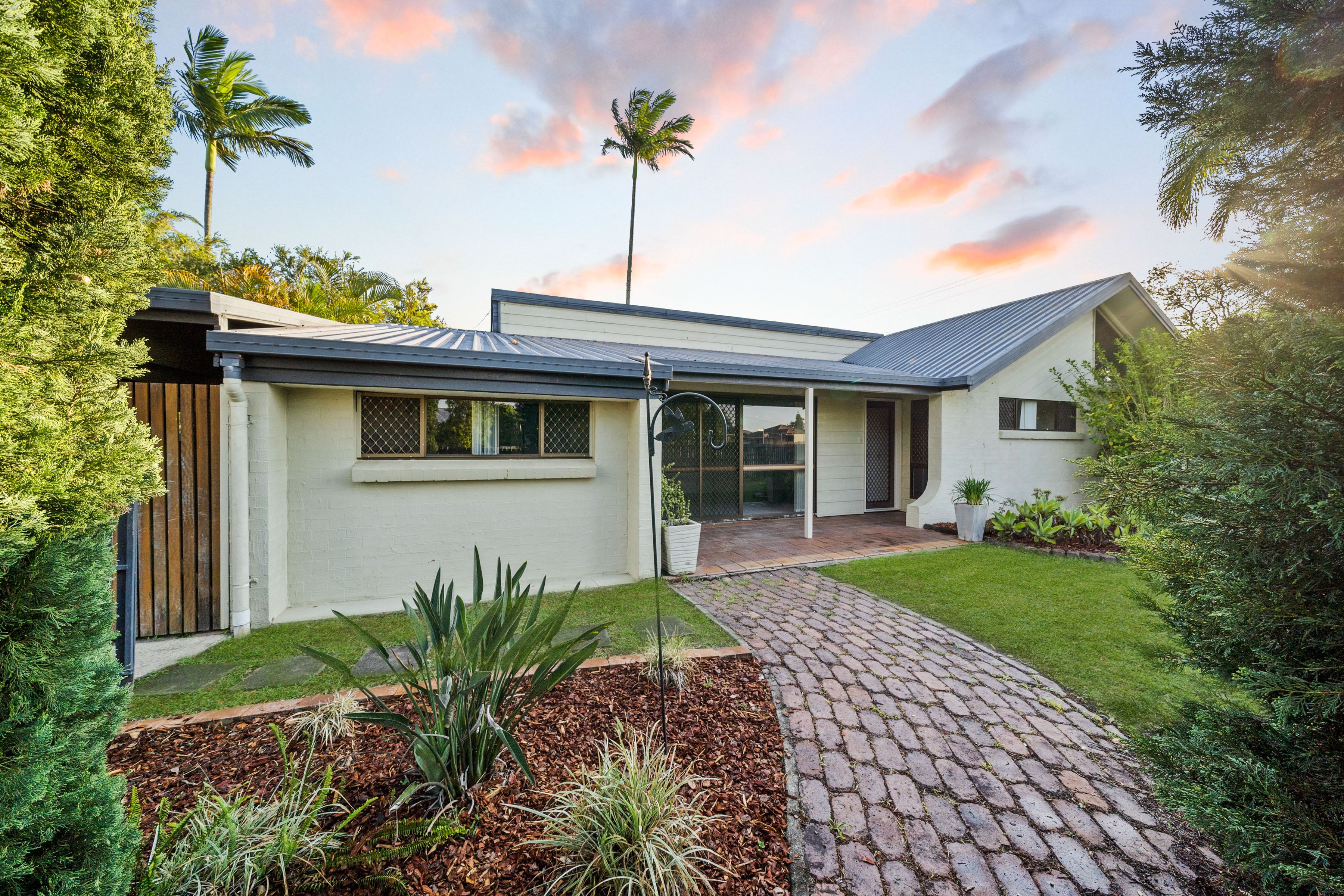 1 Clabon Street, Hillcrest, QLD 4118