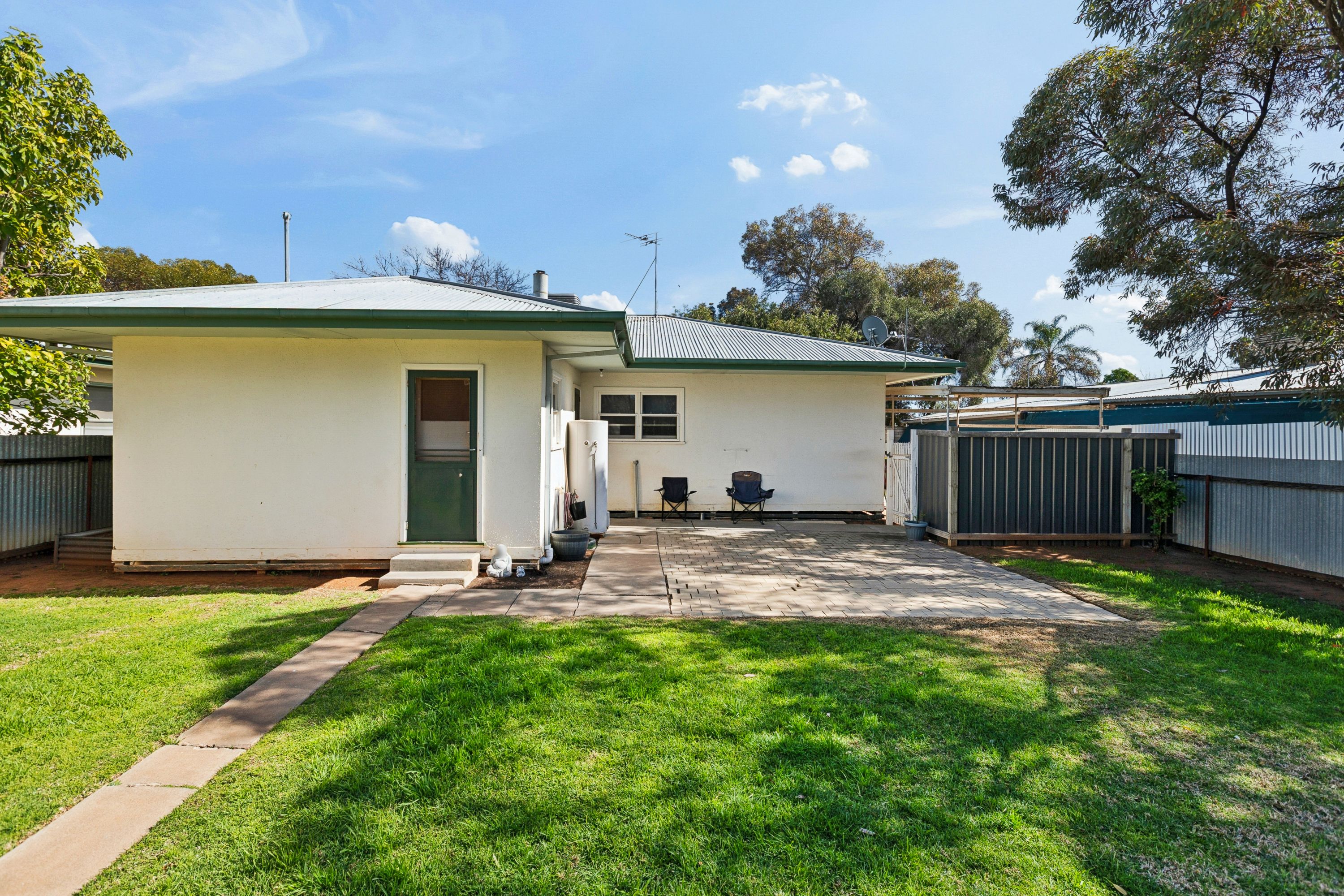 8 Barry Avenue — photo 10 of 12