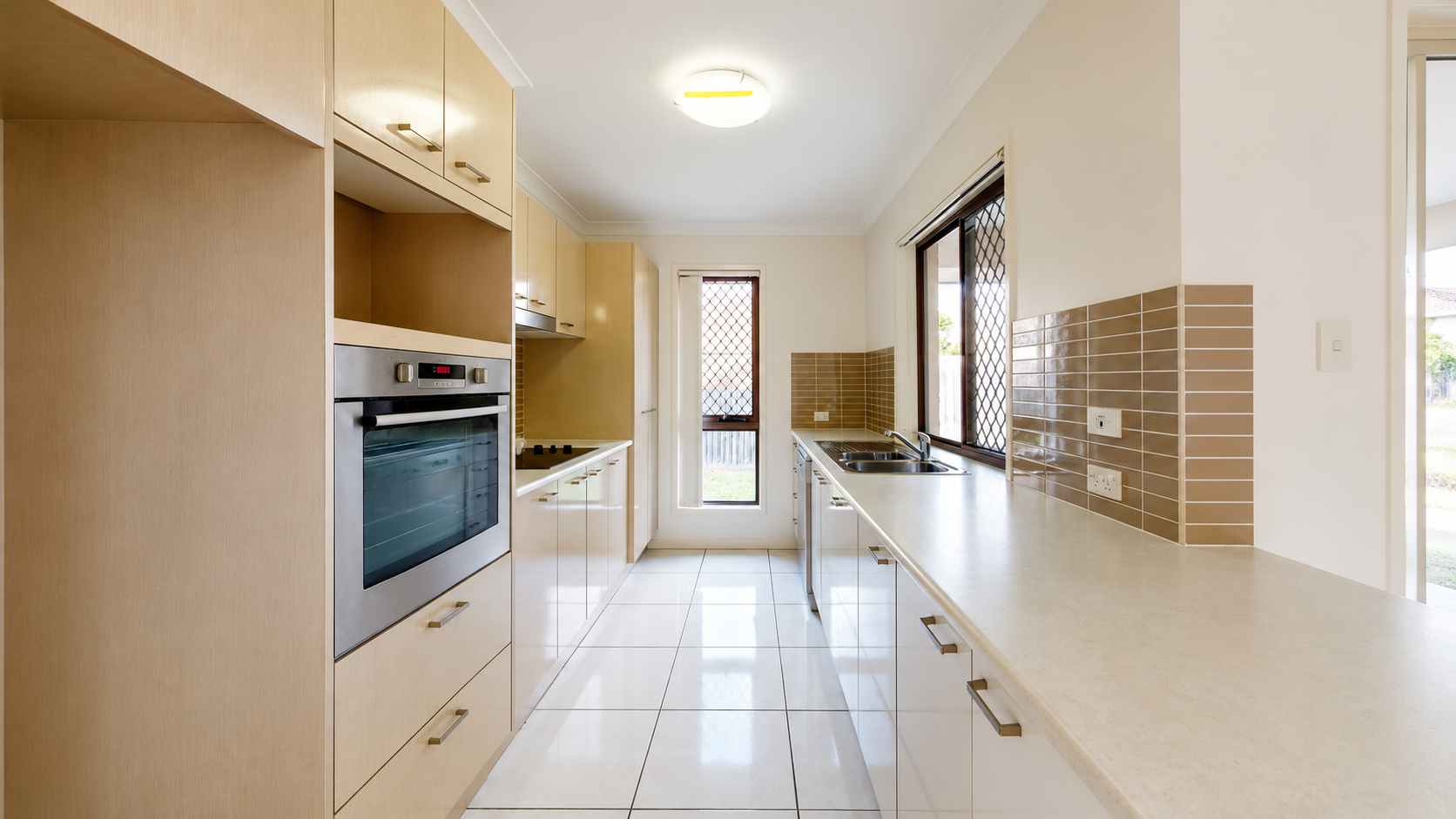 16 Tranquil Street, Hillcrest, QLD 4118