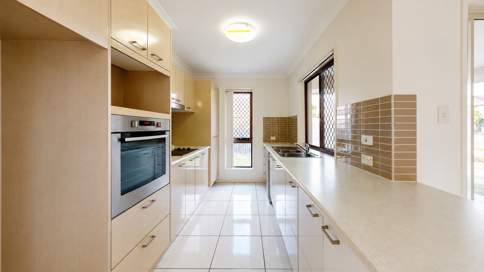 16 Tranquil Street, Hillcrest, QLD 4118