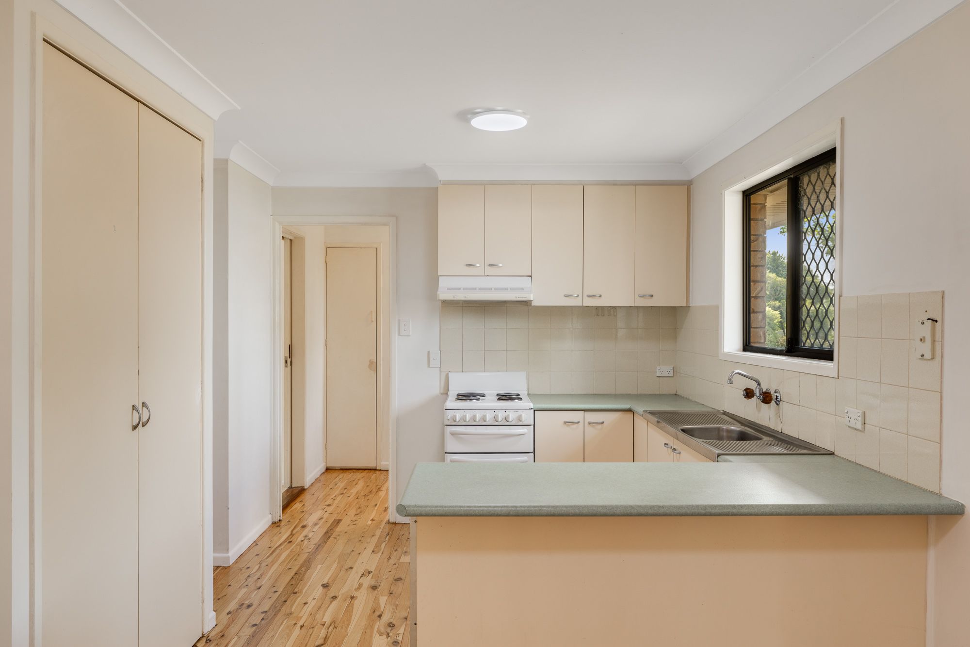 5 Champagne Crescent — photo 5 of 14