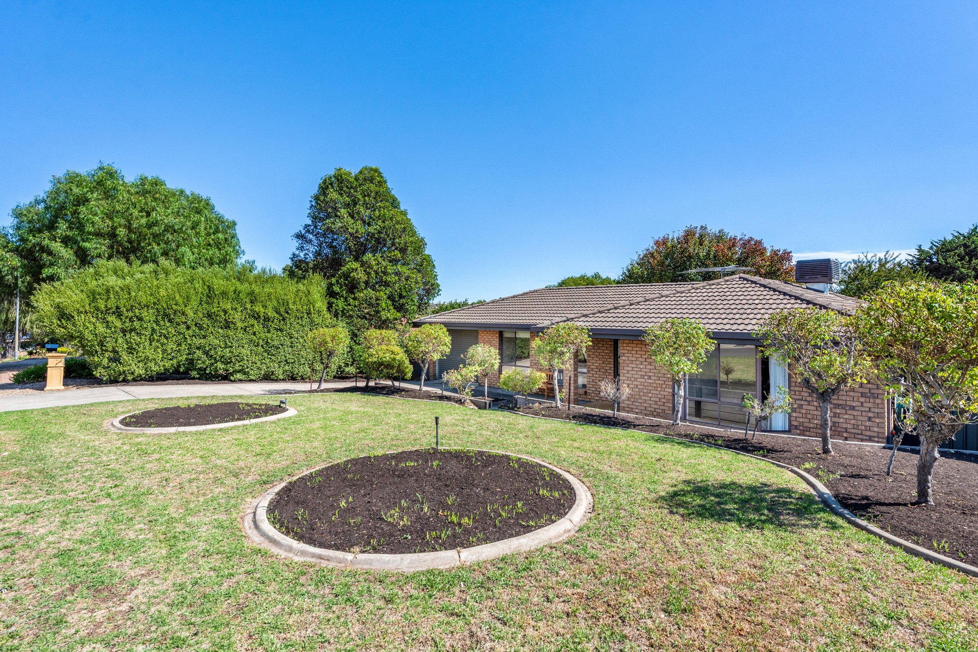 16 Queens Way, Woodcroft, SA 5162