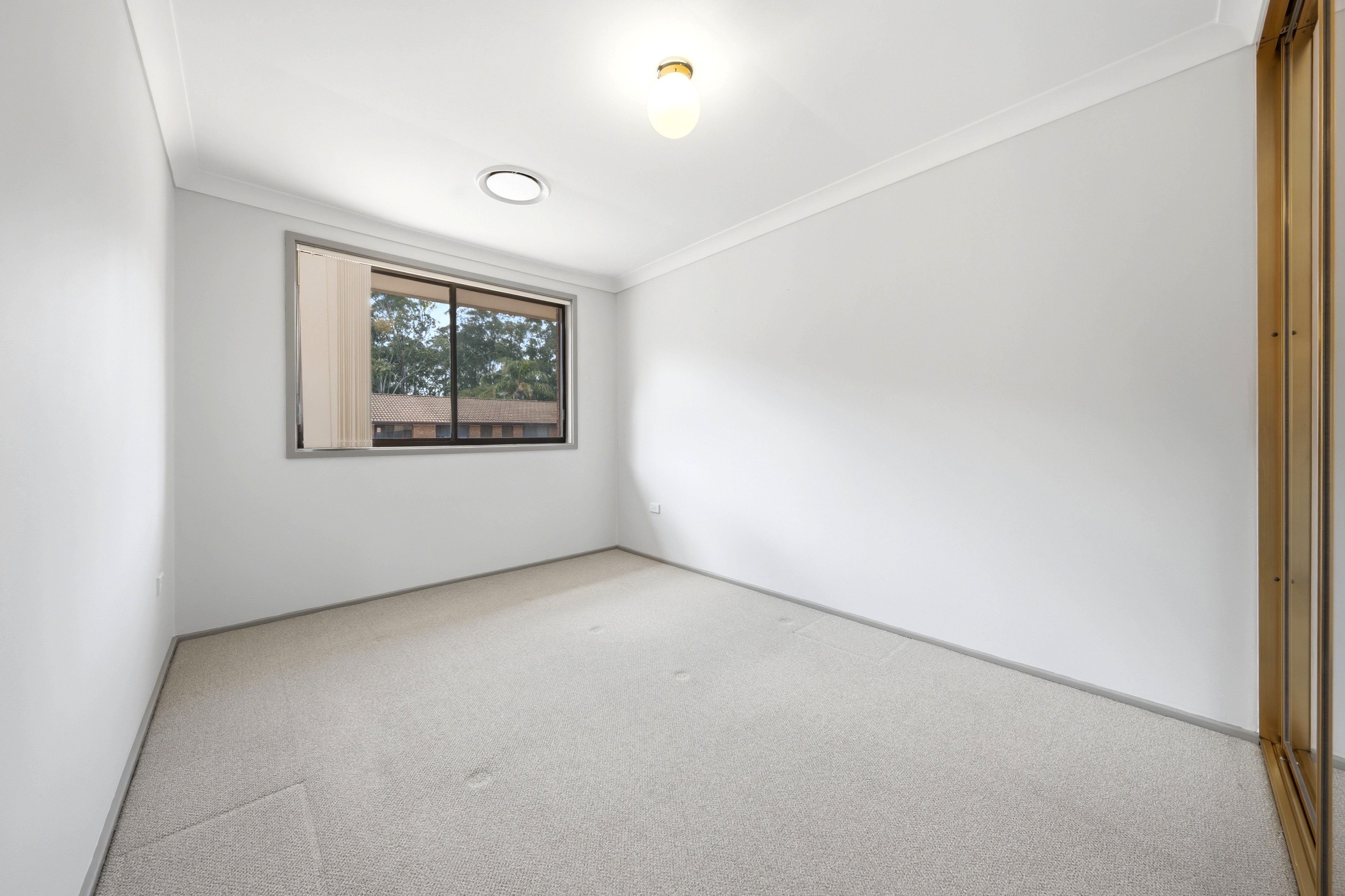 52/34-36 Ainsworth Crescent — photo 7 of 15