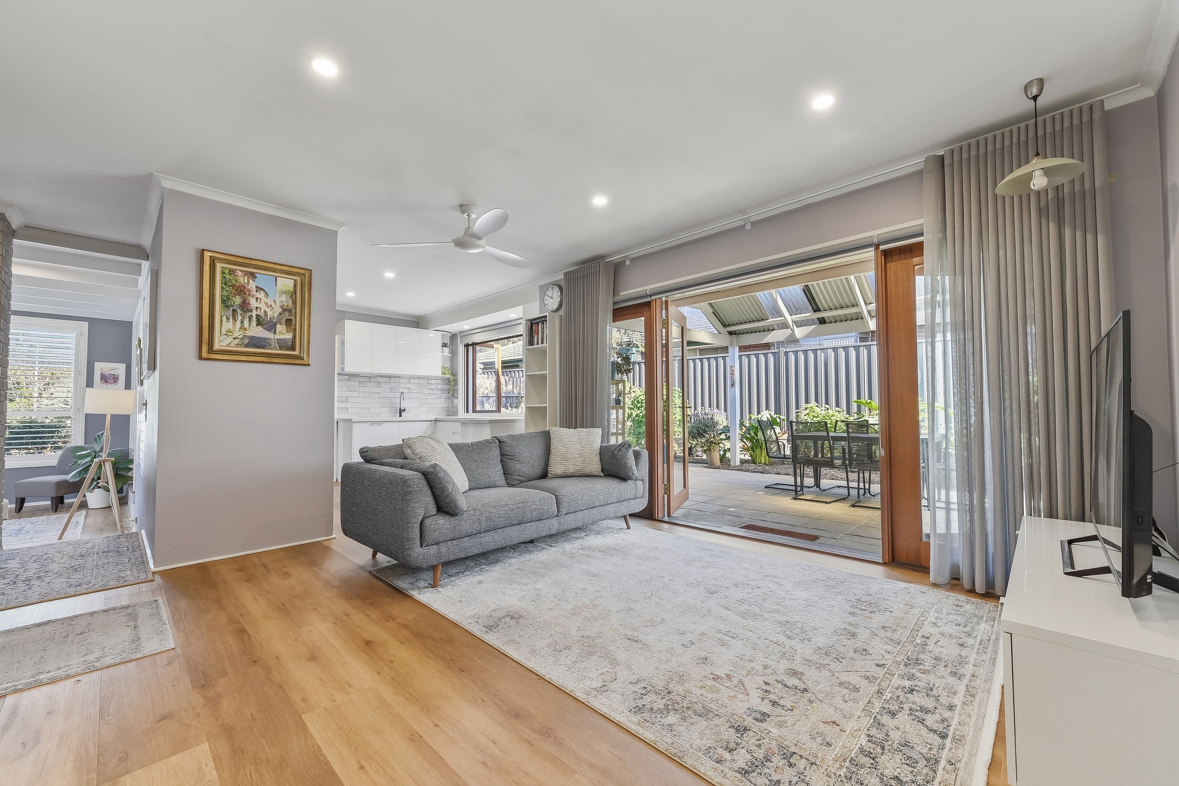 16 Rowena Rise — photo 8 of 19