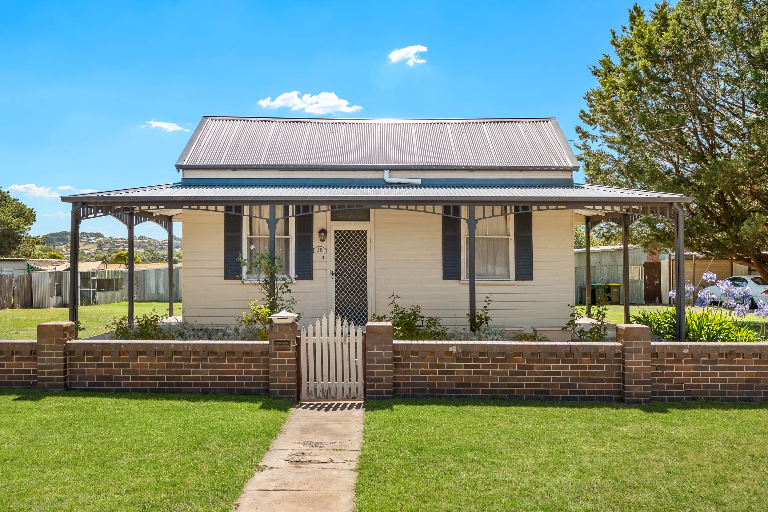 18 Hercules Street — photo from Ray White Goulburn