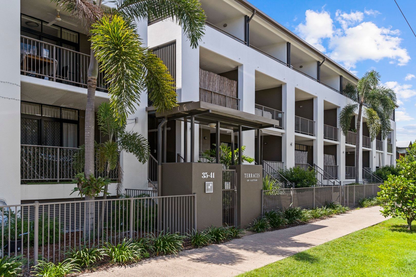 97-99 Martyn Street, Parramatta Park QLD 4870