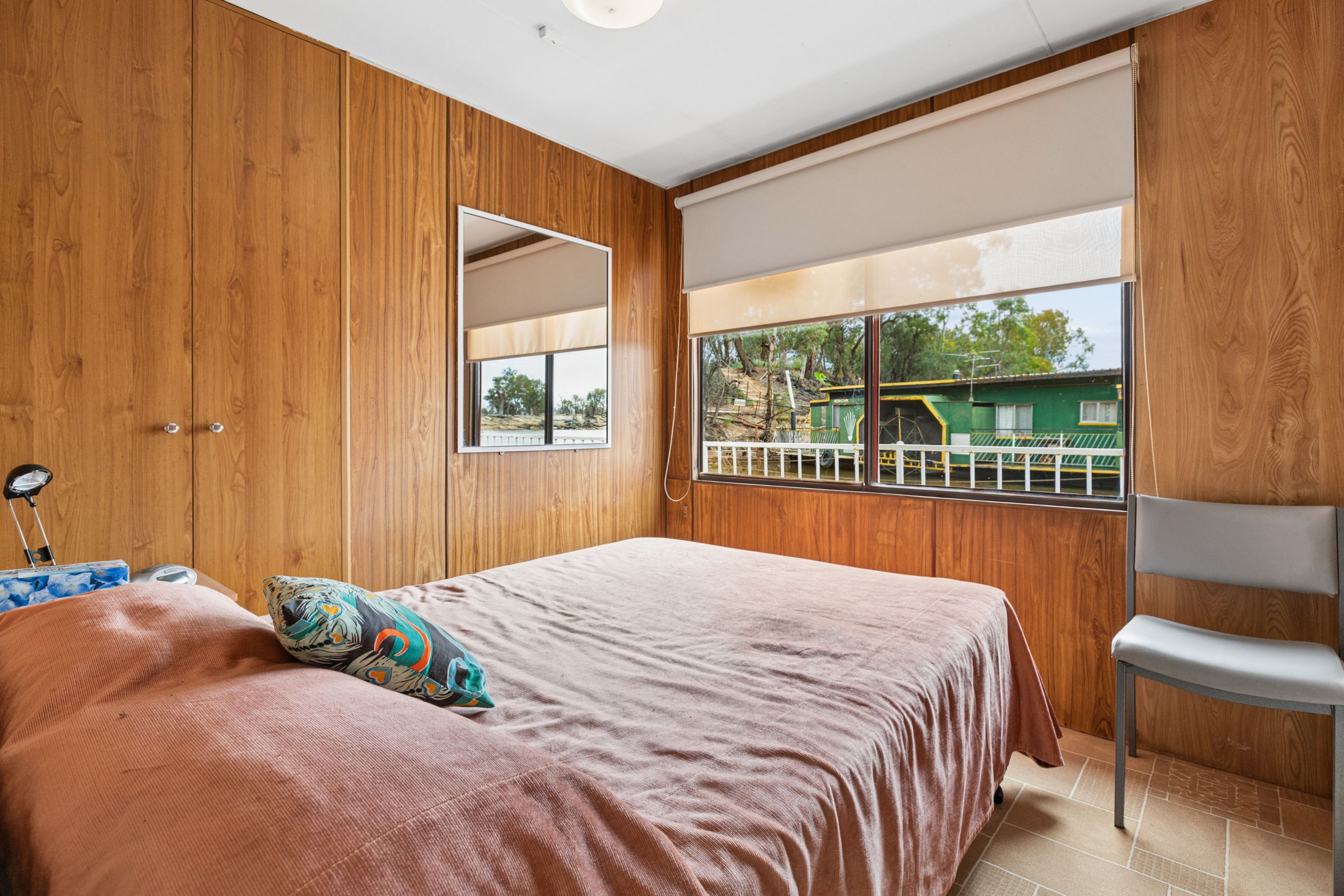 0 "The Bardy" Houseboat — photo 13 of 30