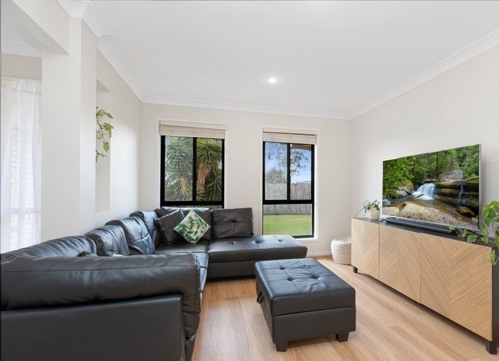 16 McCubbin Court, Goodna, QLD 4300