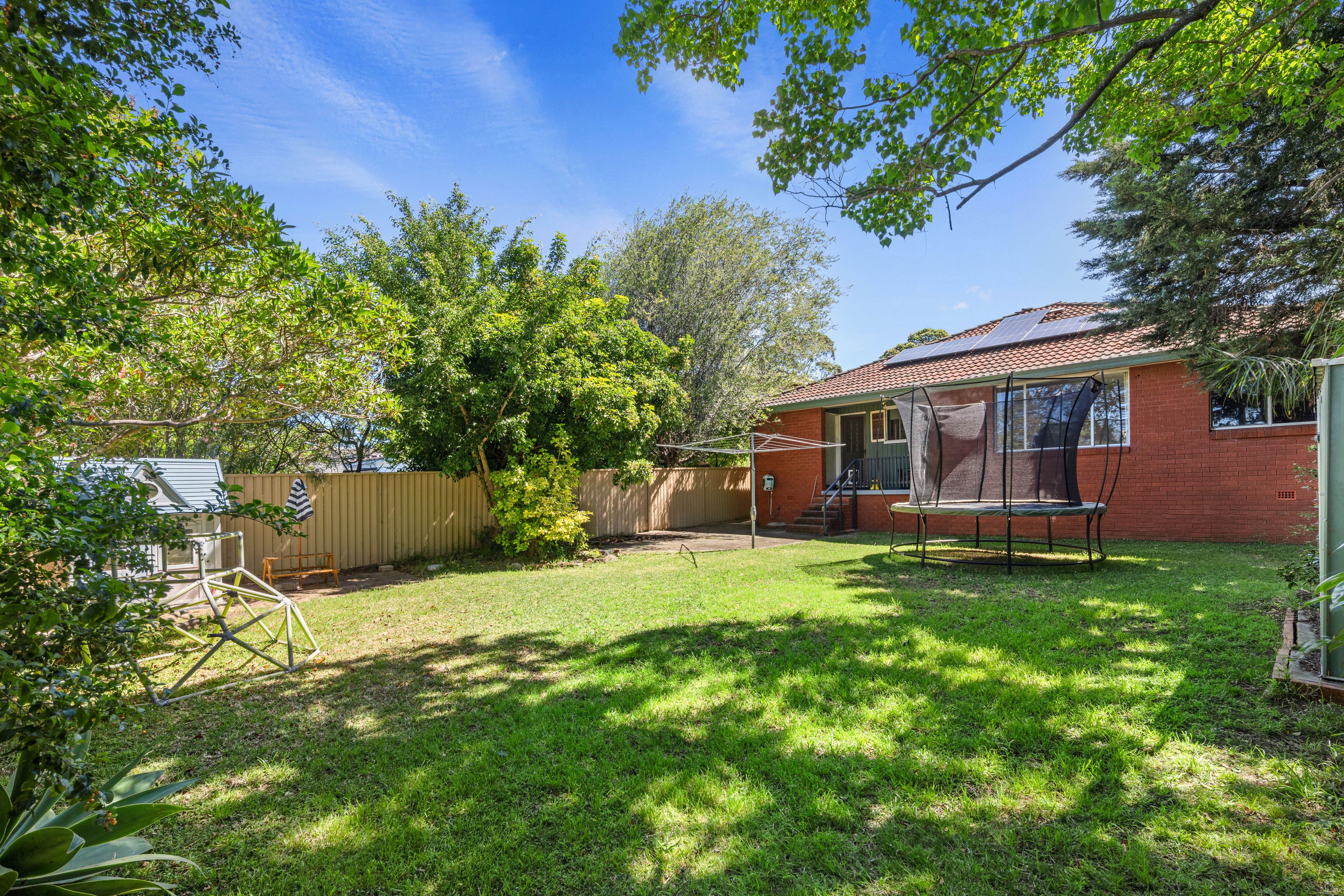 27 Beale Crescent — photo 3 of 11