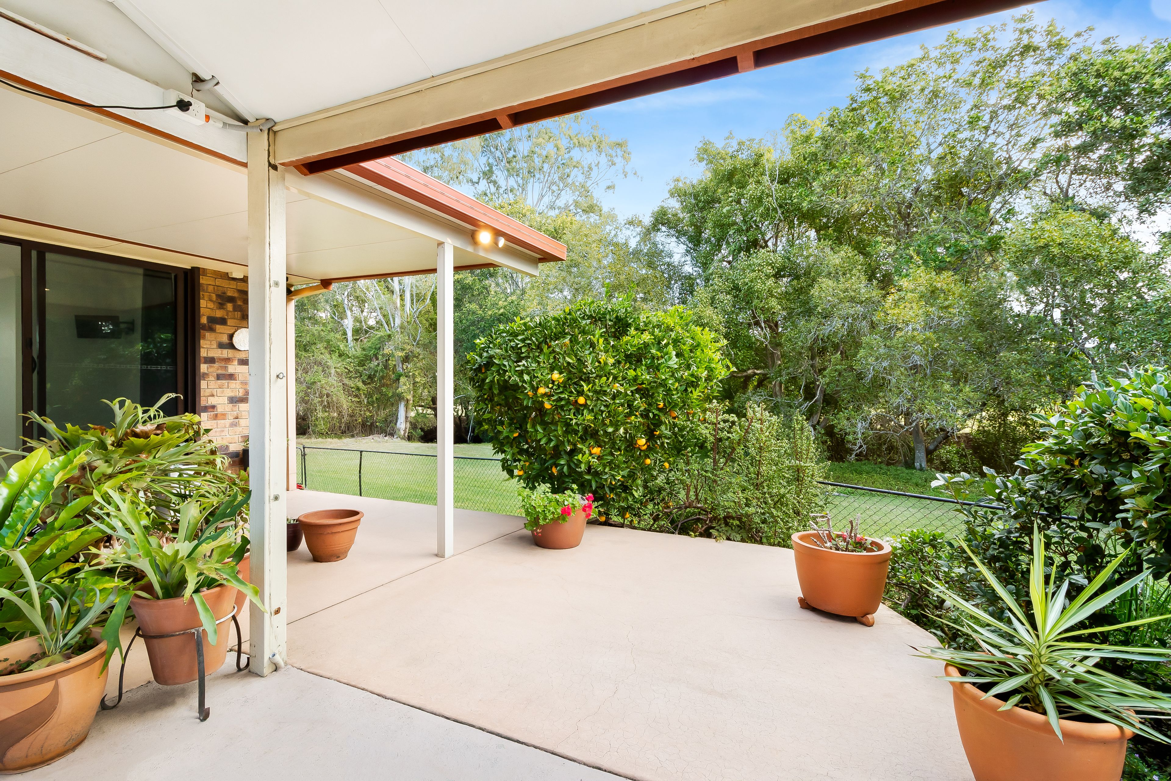 27 Cosmos Court, Elanora, QLD 4221