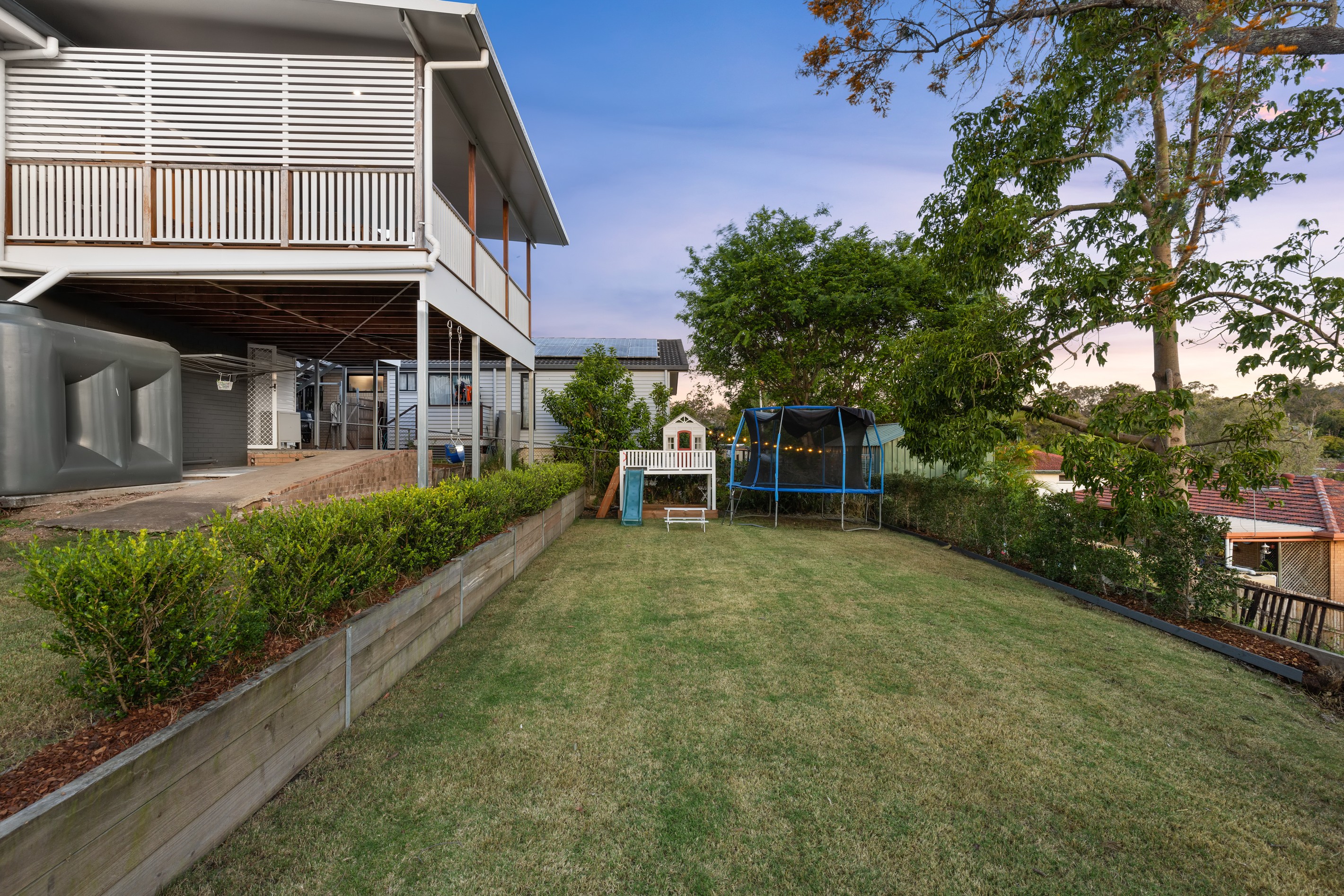 11 Dooloo Crescent, Ferny Hills, QLD 4055
