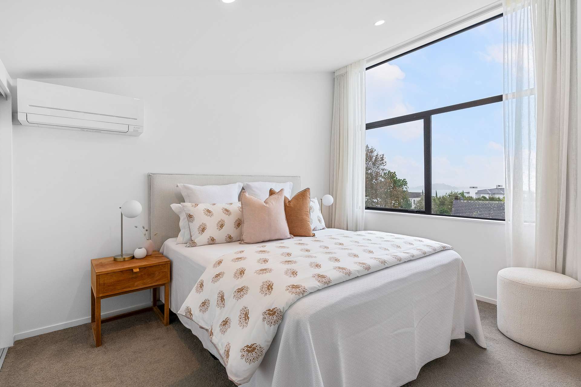 52D Selwyn Avenue photo 8