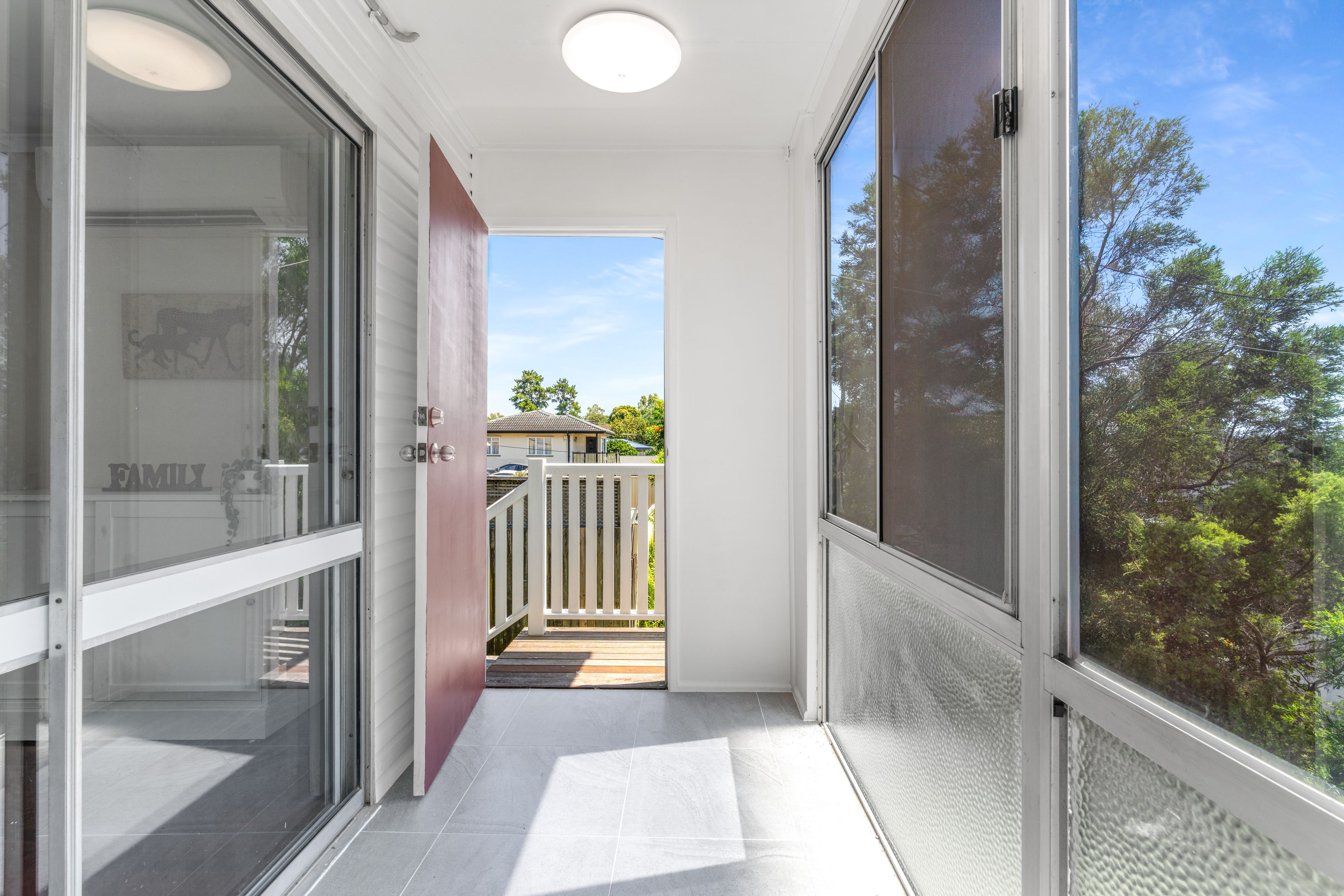 10 Hill Street, Kingston, QLD 4114