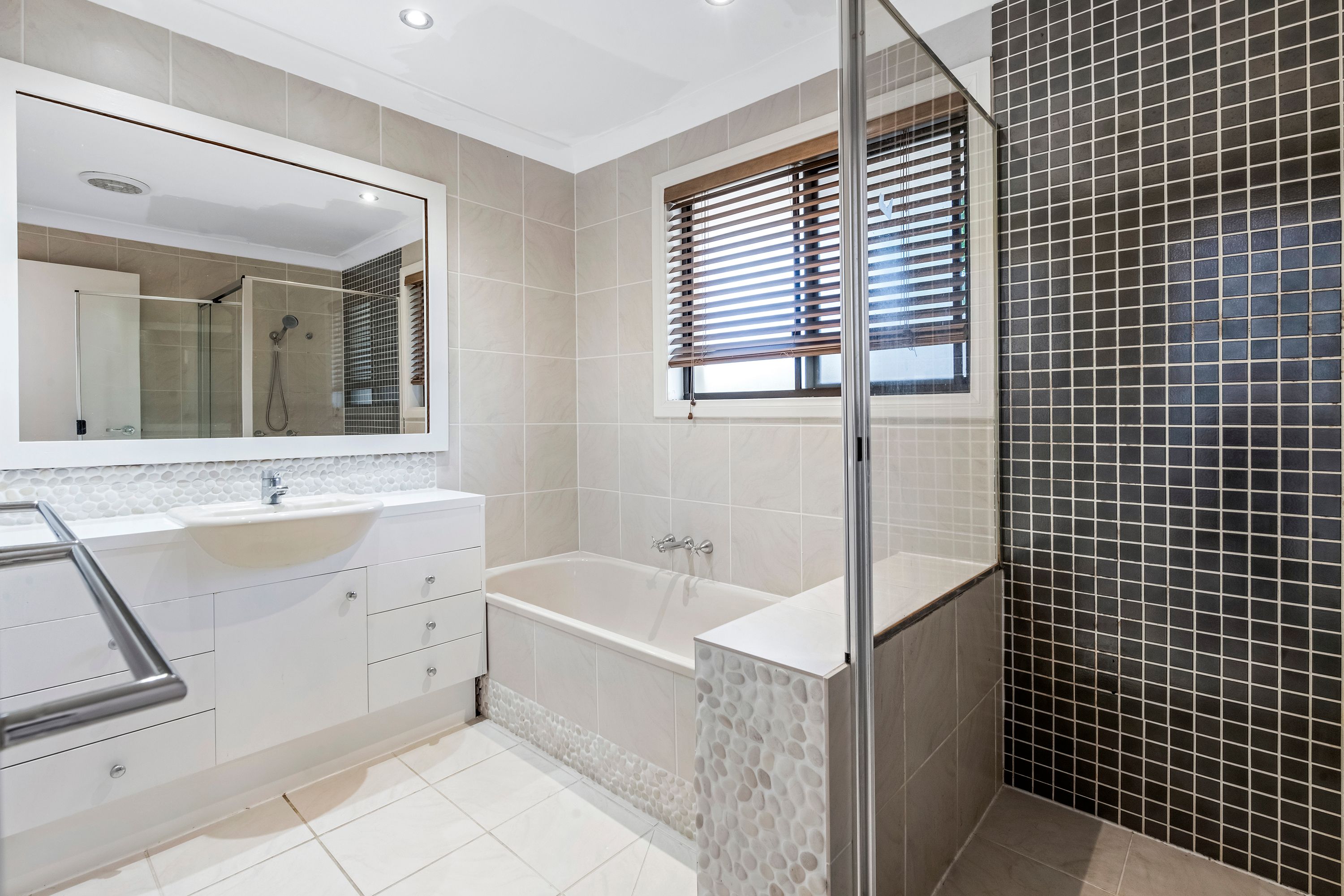 15 Forster Avenue — photo 10 of 11