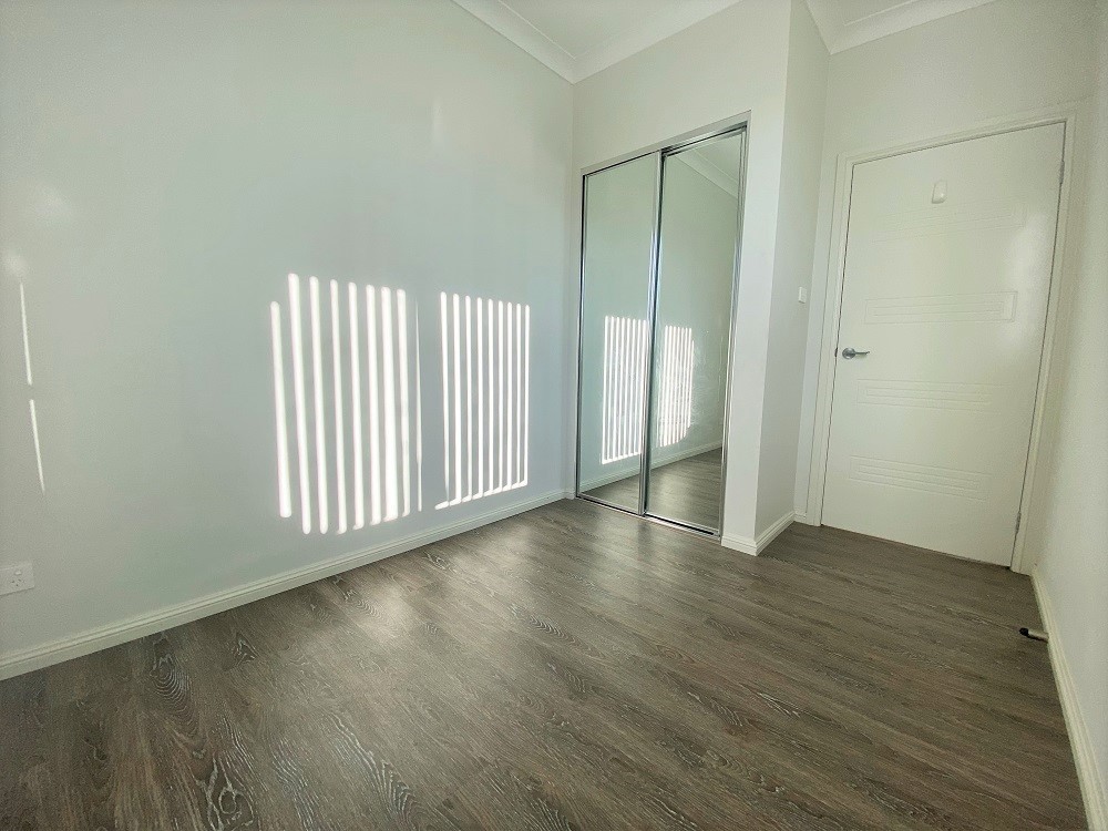 98 Atlantic Boulevard, Glenfield, NSW 2167