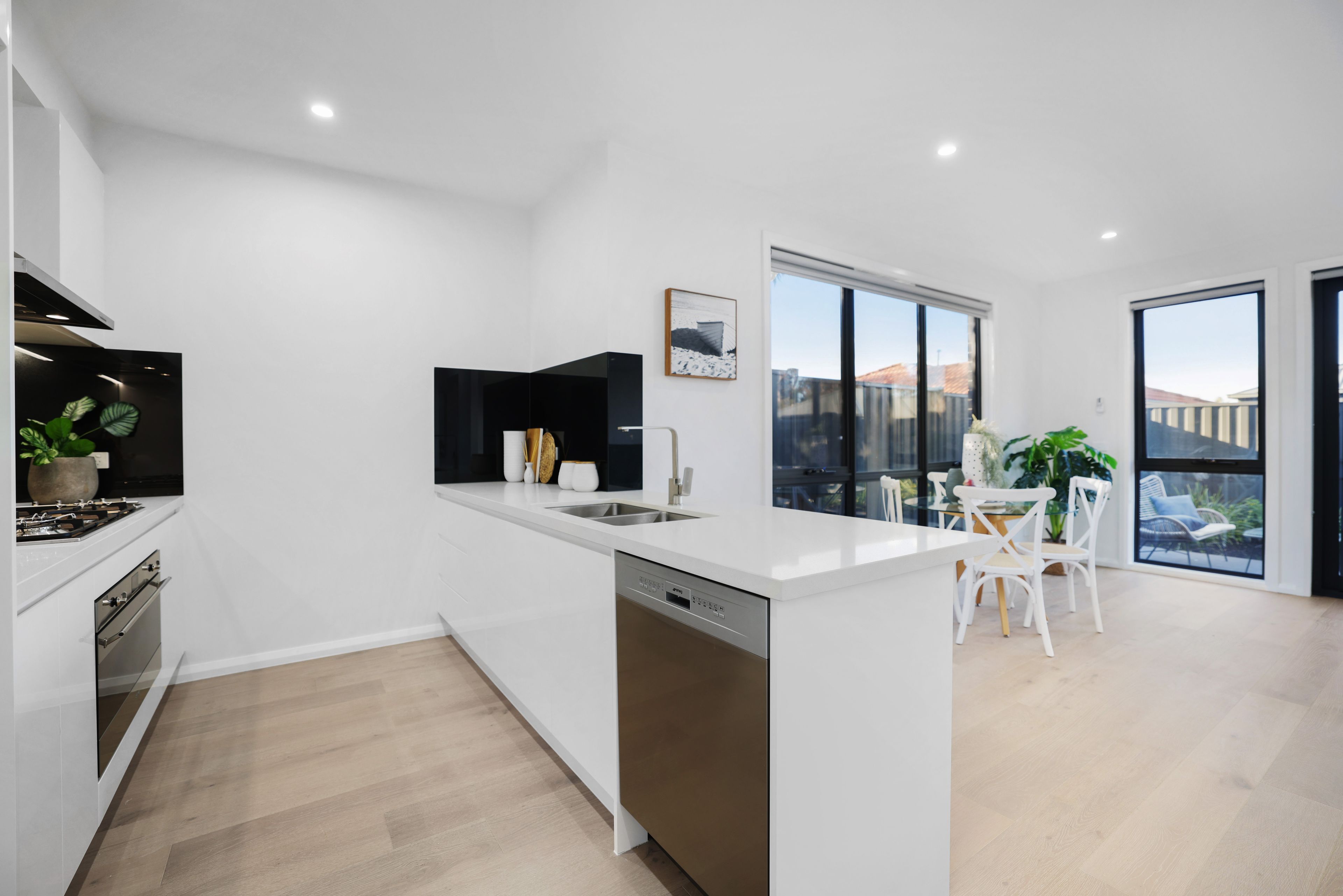 4/553 Station Street — photo 4 of 14