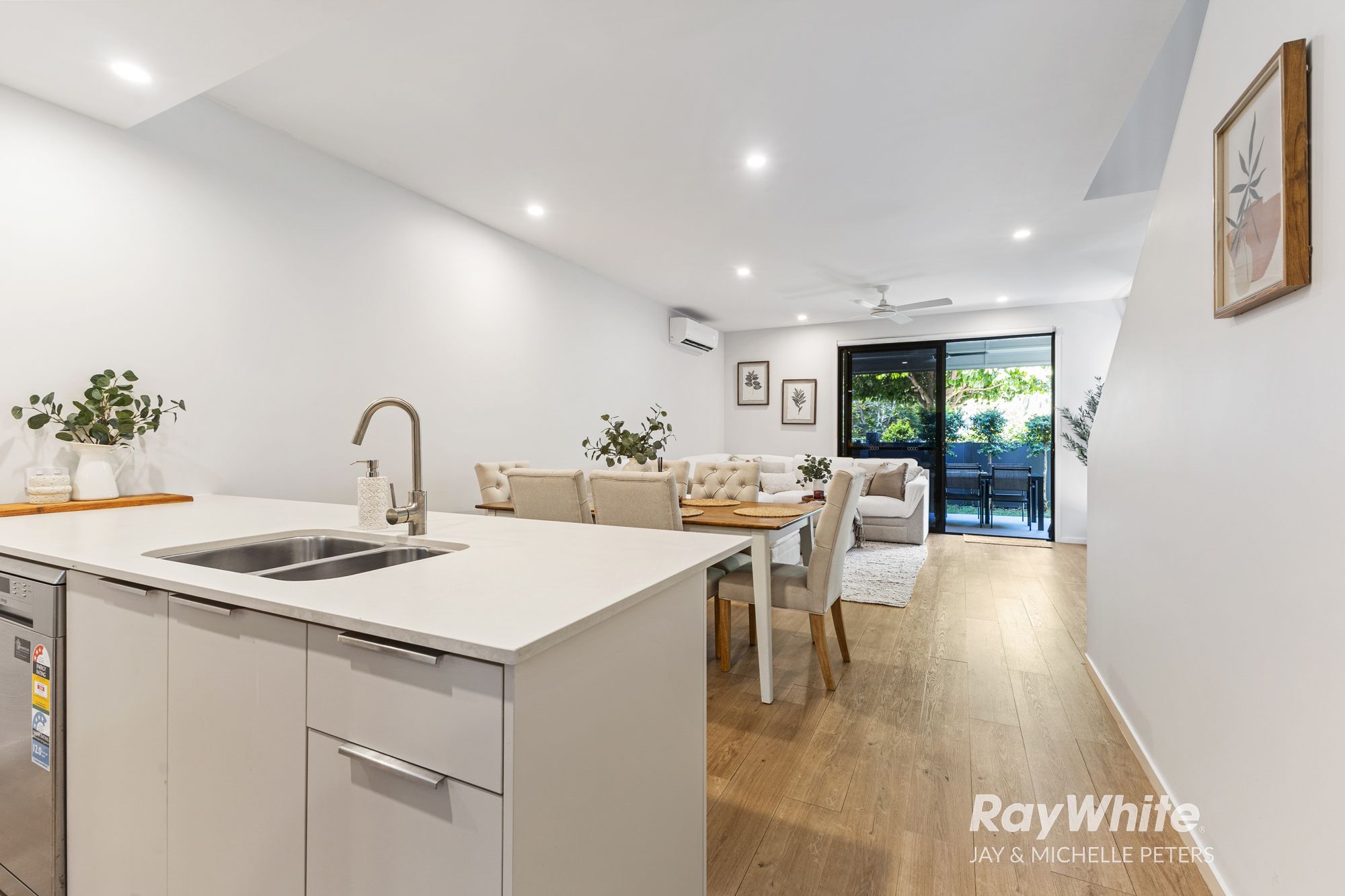 28 Cardinal Crescent, Newport QLD 4020