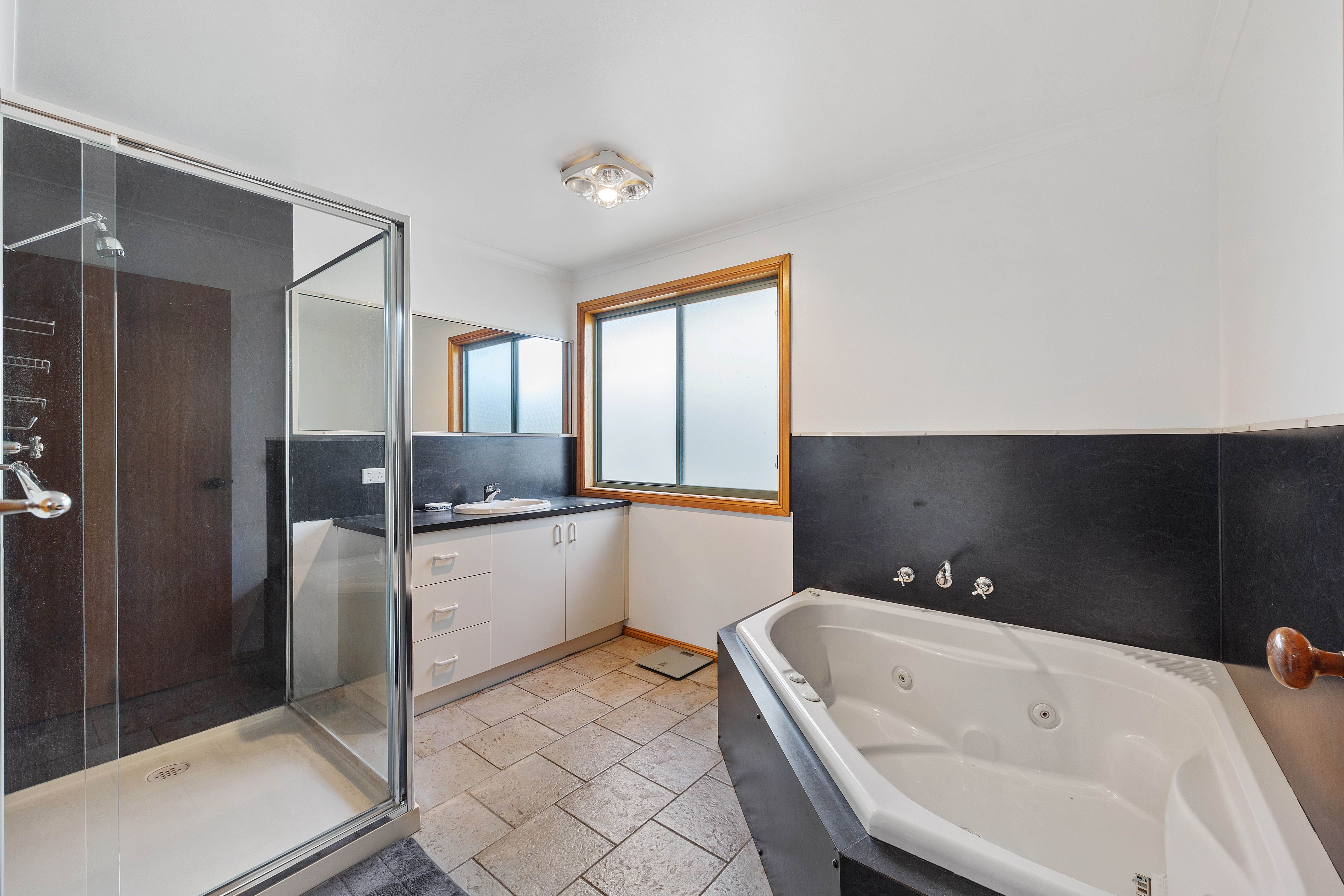 100 Hagelthorn Street — photo 7 of 14