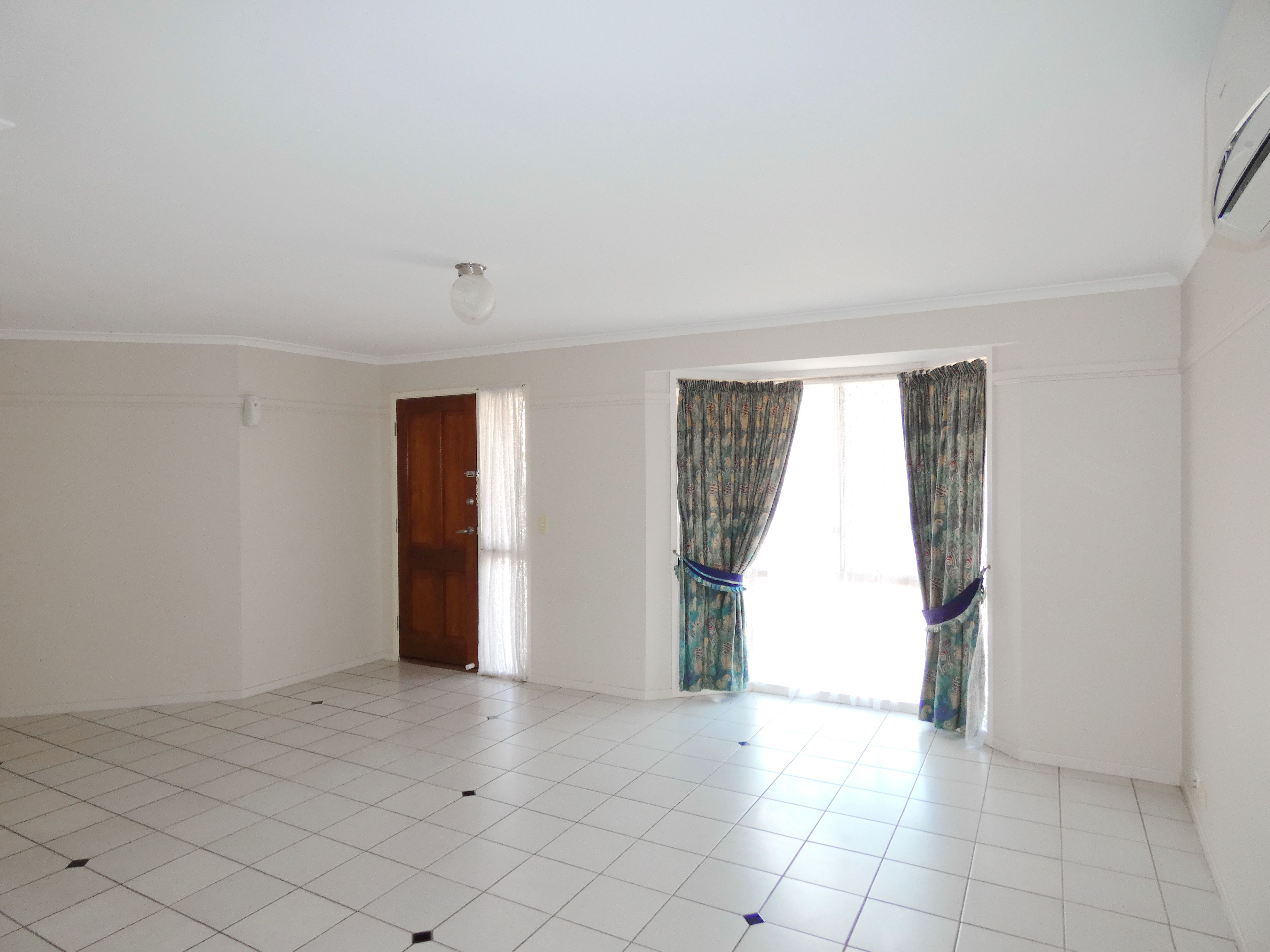 73 Bottlebrush Drive, Regents Park, QLD 4118