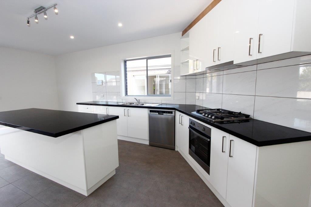 2/8 Booral Court, Grovedale, VIC 3216