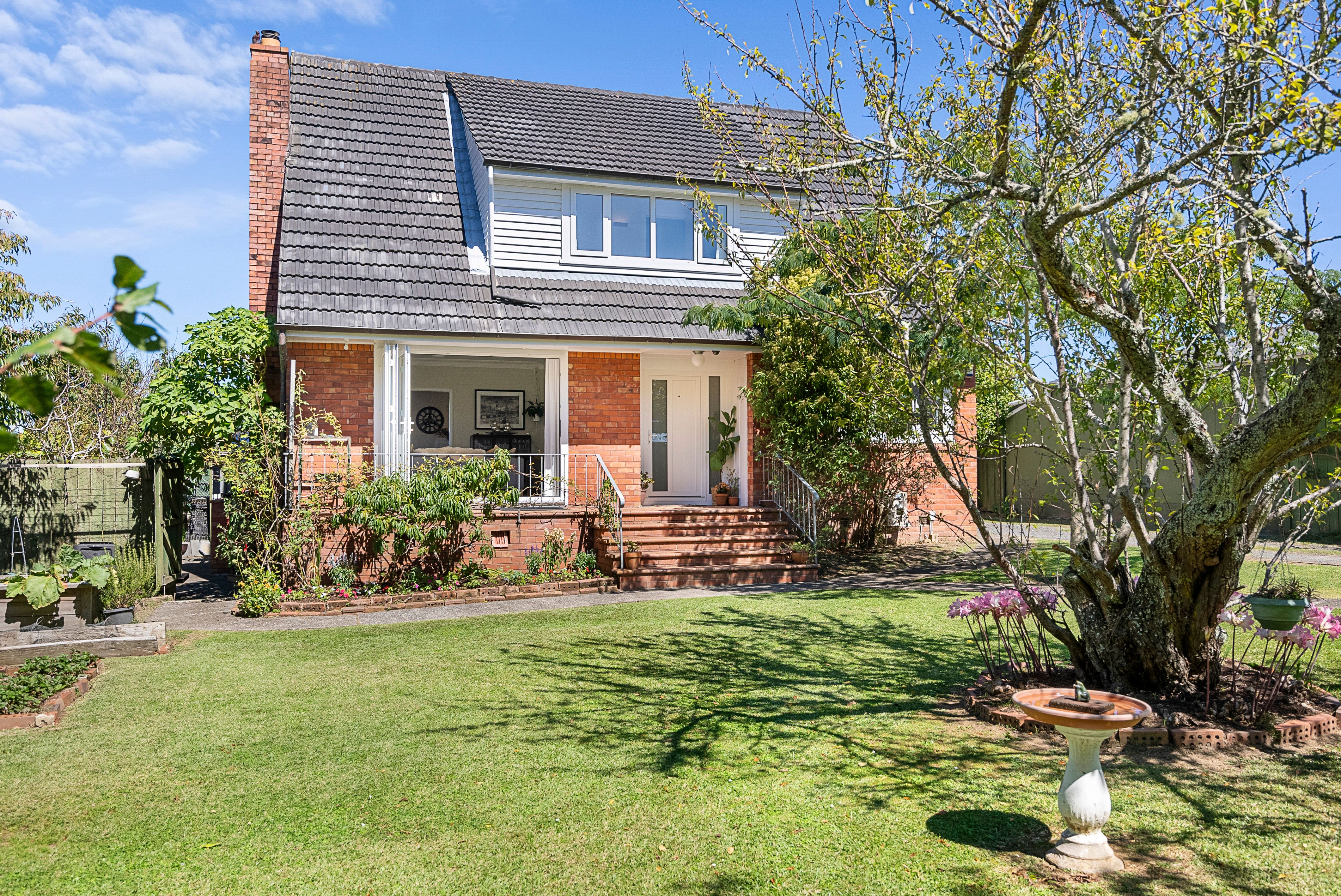 53 Paparoa Road, Cockle Bay, Manukau City 2014 House for Sale Ray