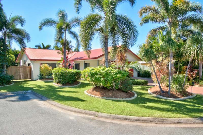 4 Franklin Close, Clifton Beach, QLD 4879