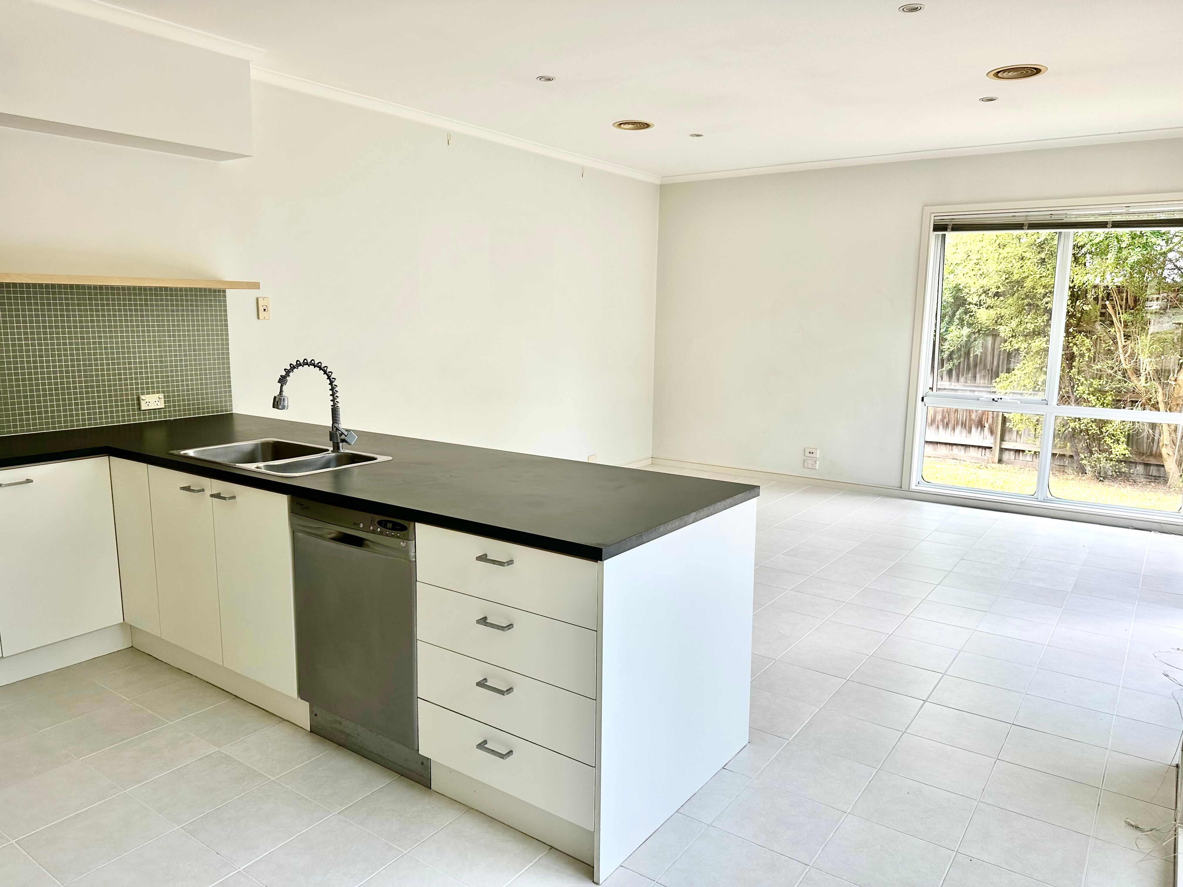 17 Carnoustie Parade, Heatherton, VIC 3202