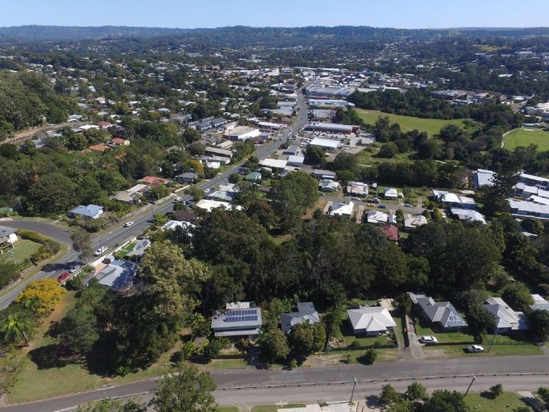 4 Mount Pleasant Road, Nambour, QLD 4560