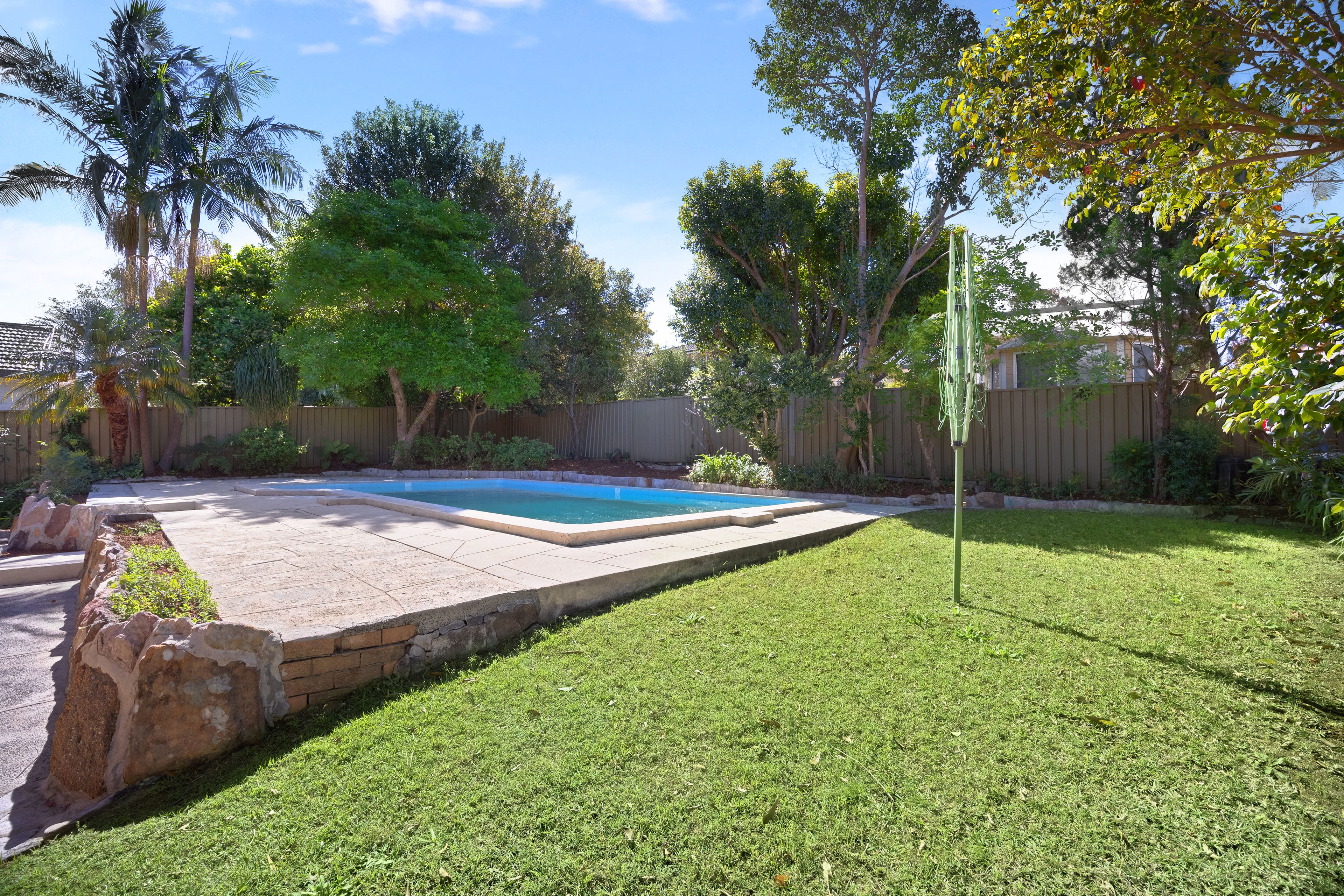 16 Hunter Avenue, St Ives, NSW 2075