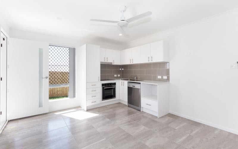 2/17 Pemswood Close, Deebing Heights, QLD 4306