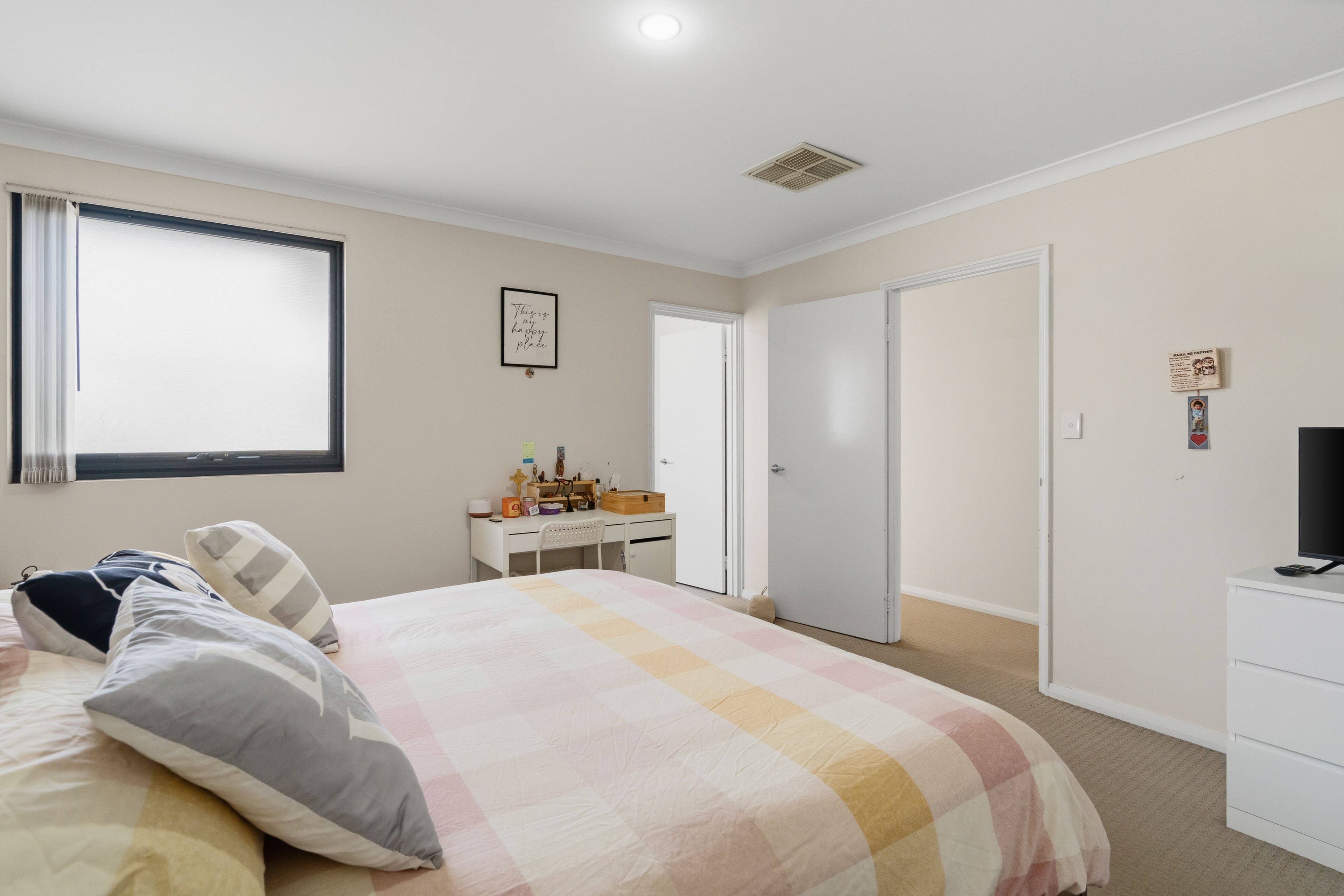 Effortless Modern Living in a Connected Lifestyle Hub — photo 19 of 28