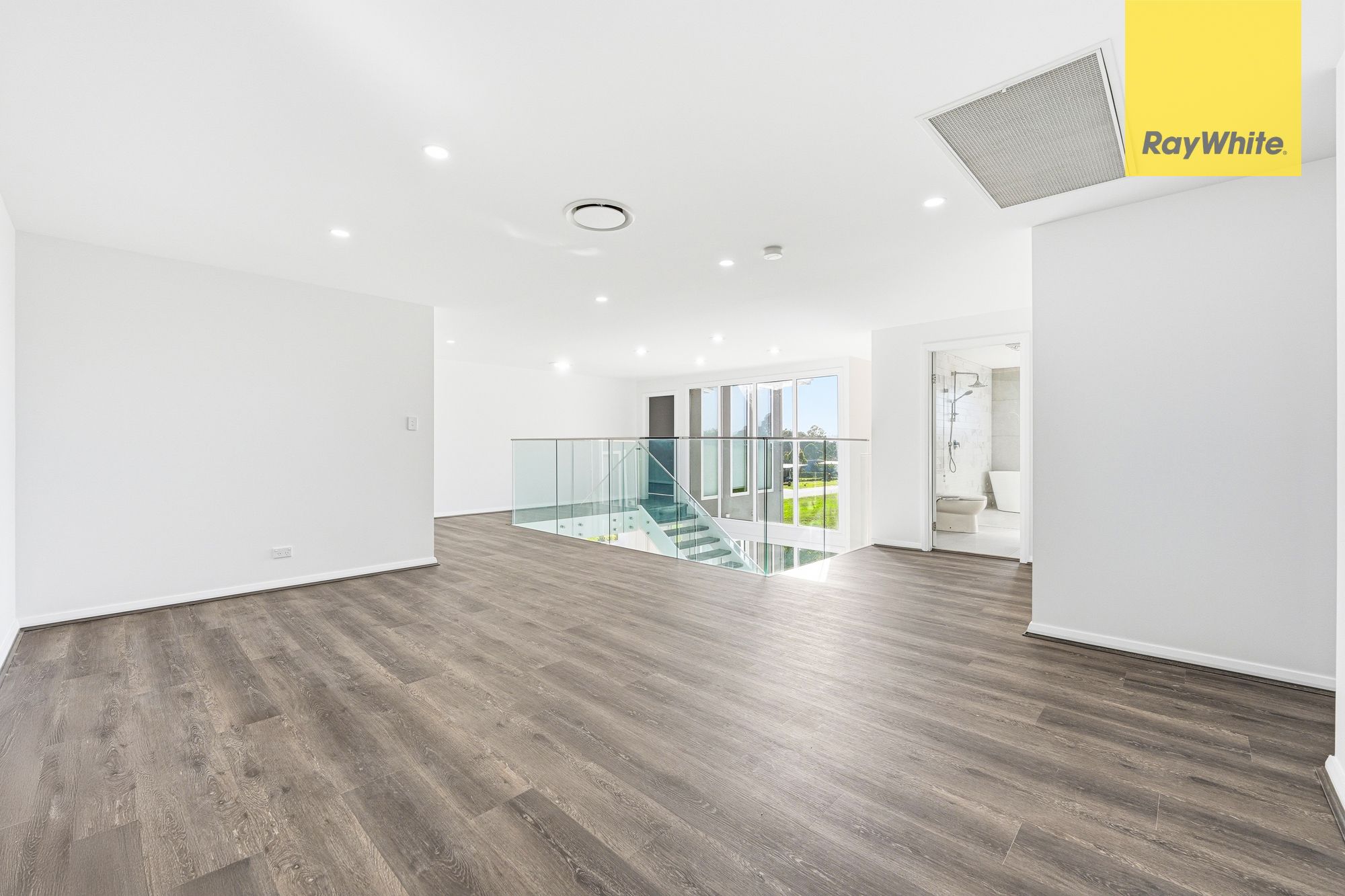 18 Farmingdale Court — photo 15 of 25