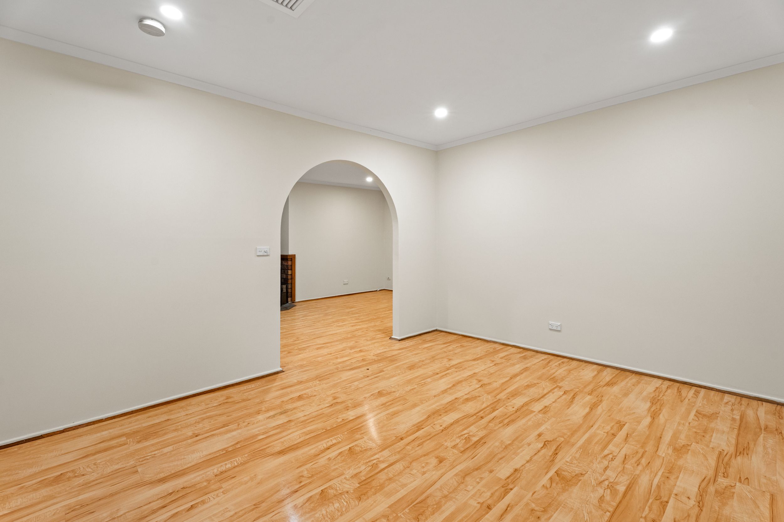 48 Pensax Road — photo 3 of 22
