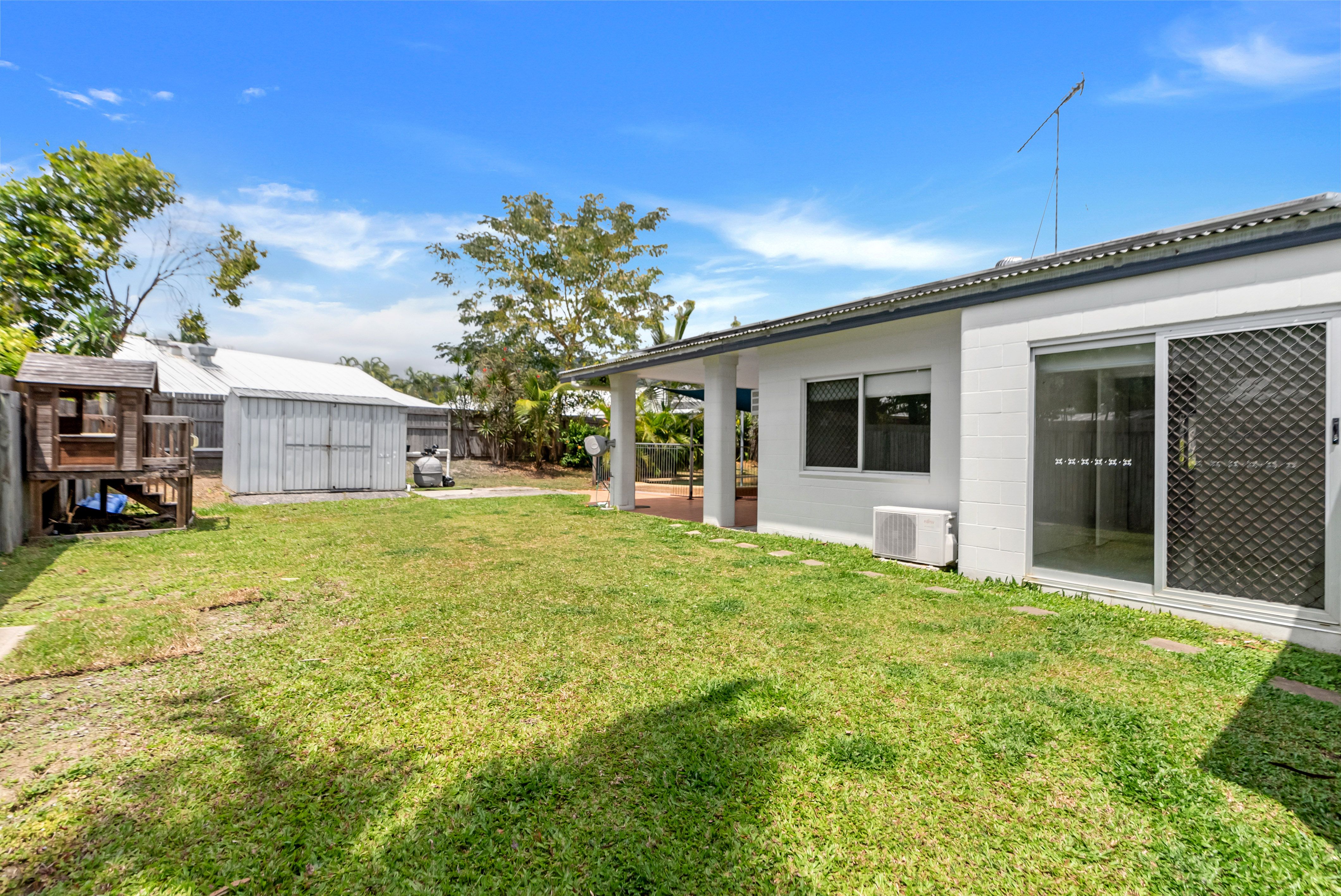 4 Queenscliff Close, Kewarra Beach, QLD 4879