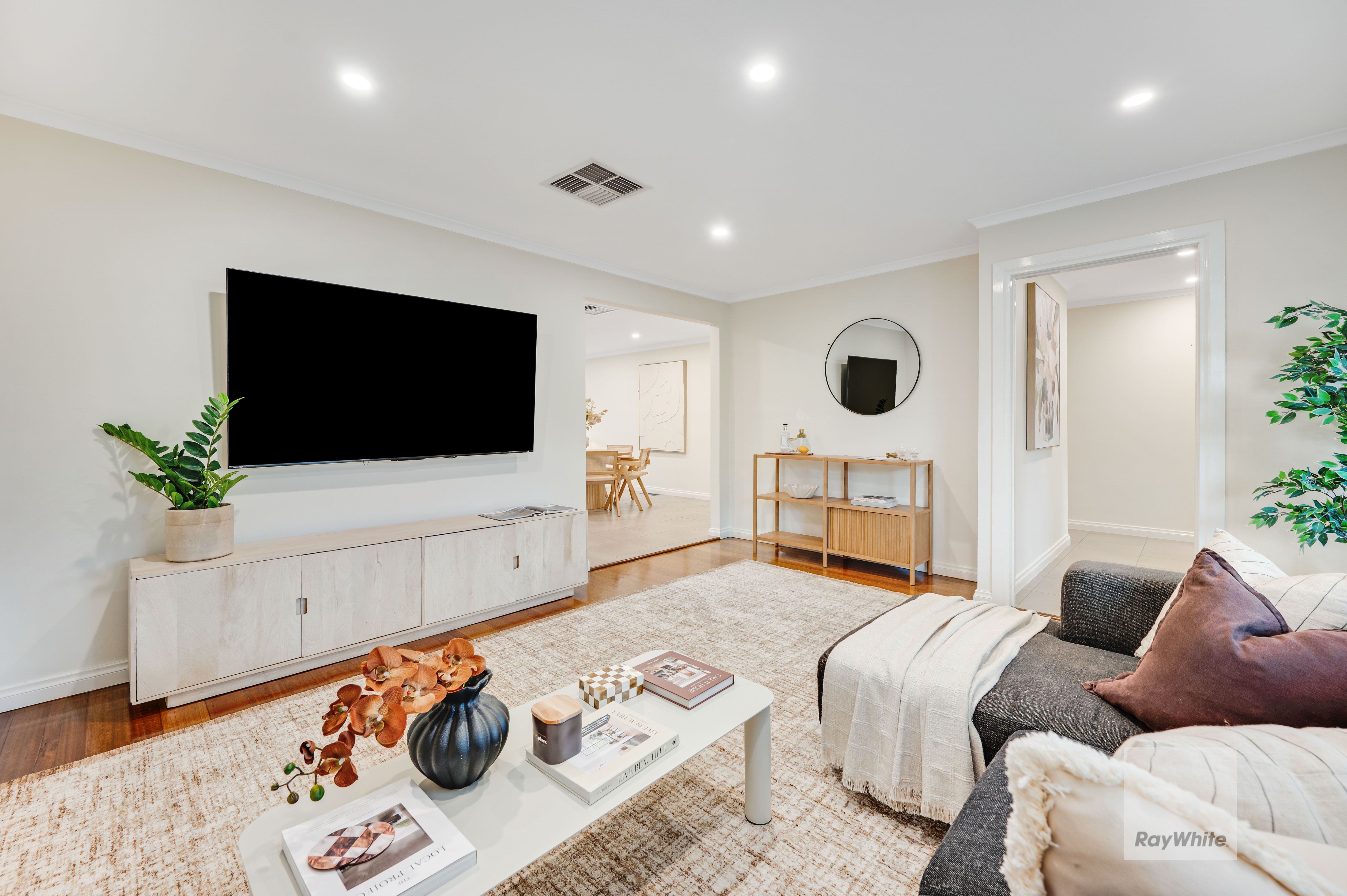 6 Sutton Close — photo 9 of 30