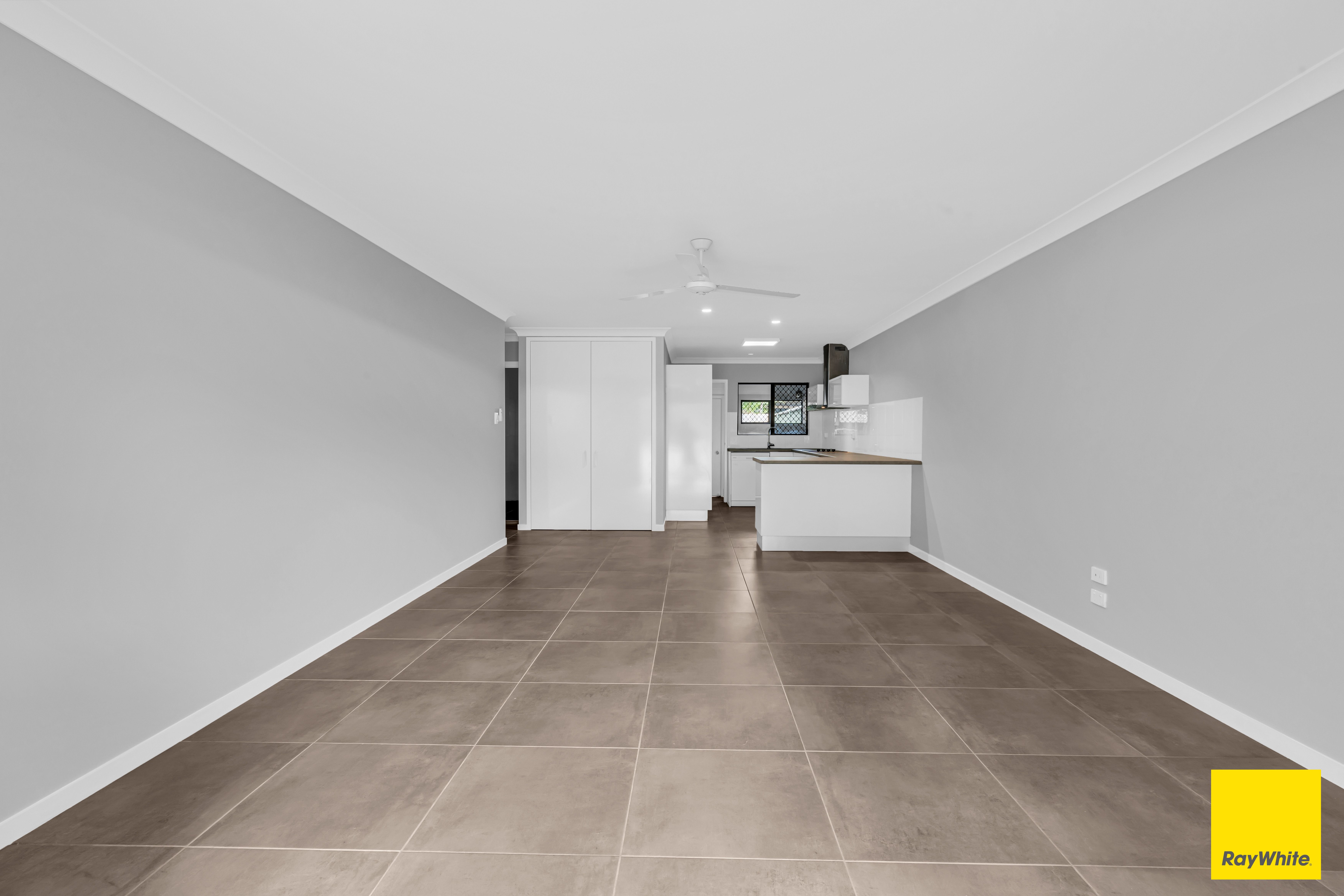 1/126 Wistaria Street, Holloways Beach, QLD 4878