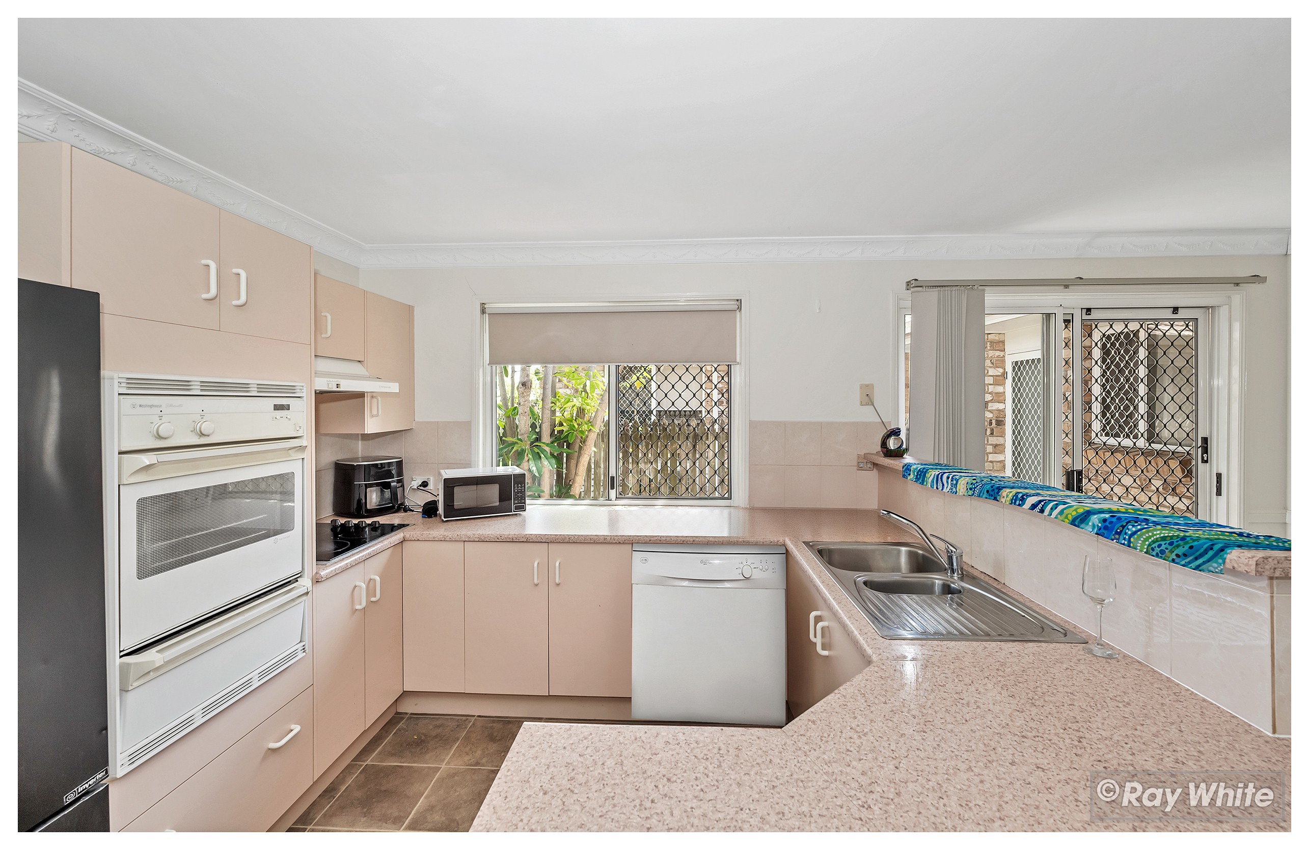 1/2 Nerang Close, Kawana, QLD 4701
