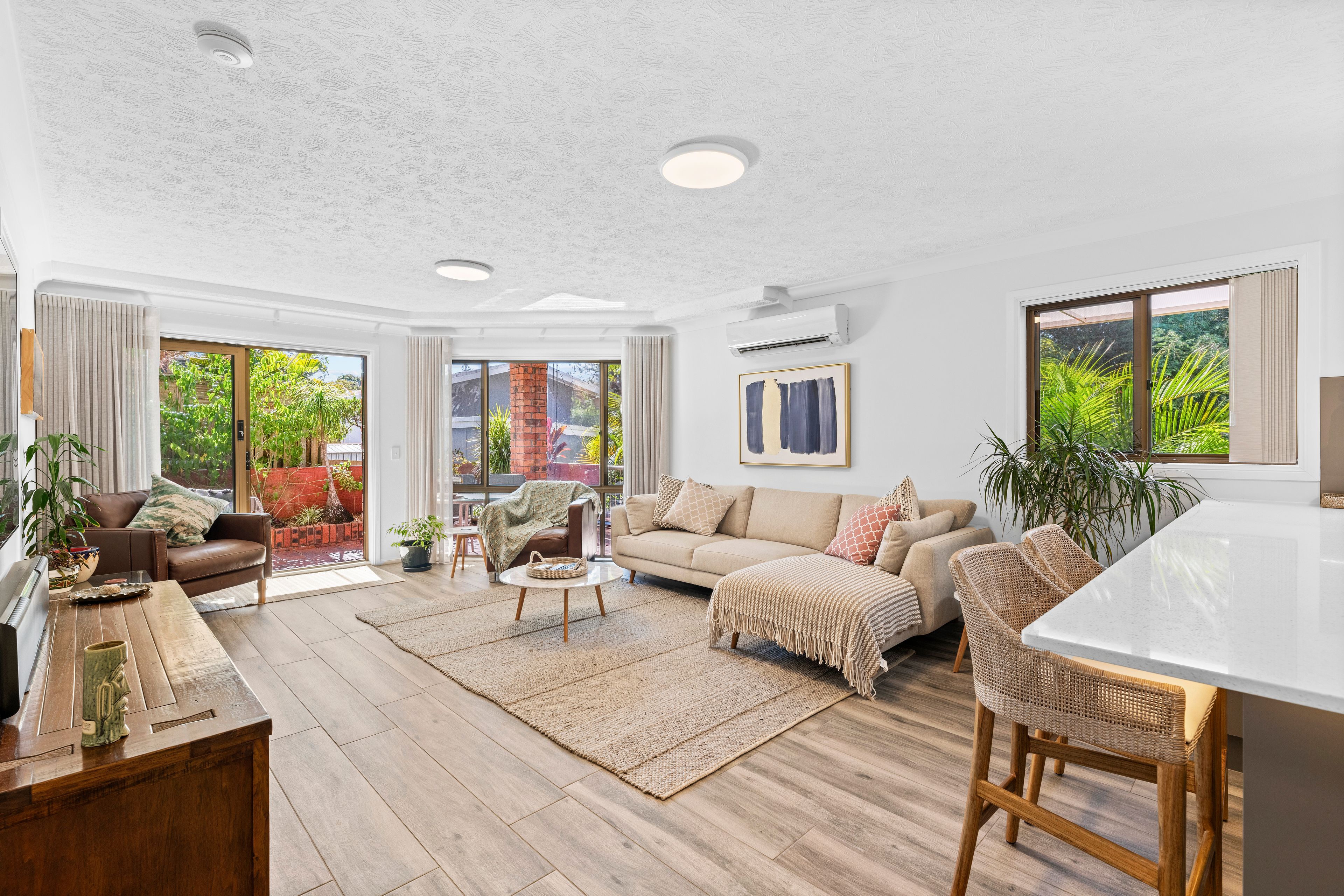 2/11 Tenth Avenue, Palm Beach, QLD 4221