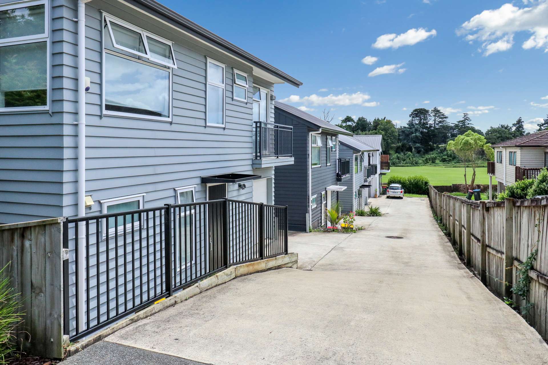 1/49 Mangere Road photo 7