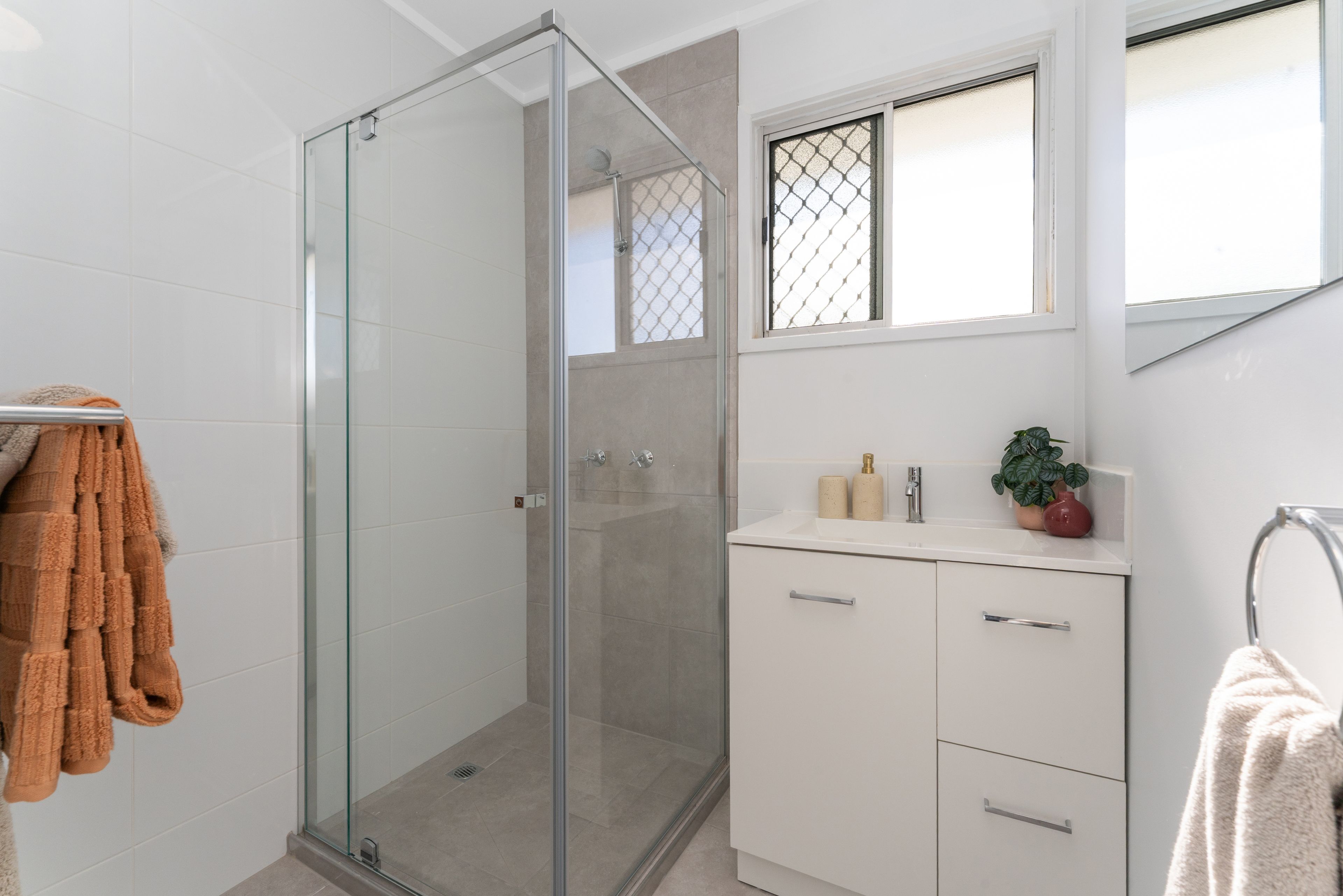 42 Riechelmann Street — photo 10 of 24