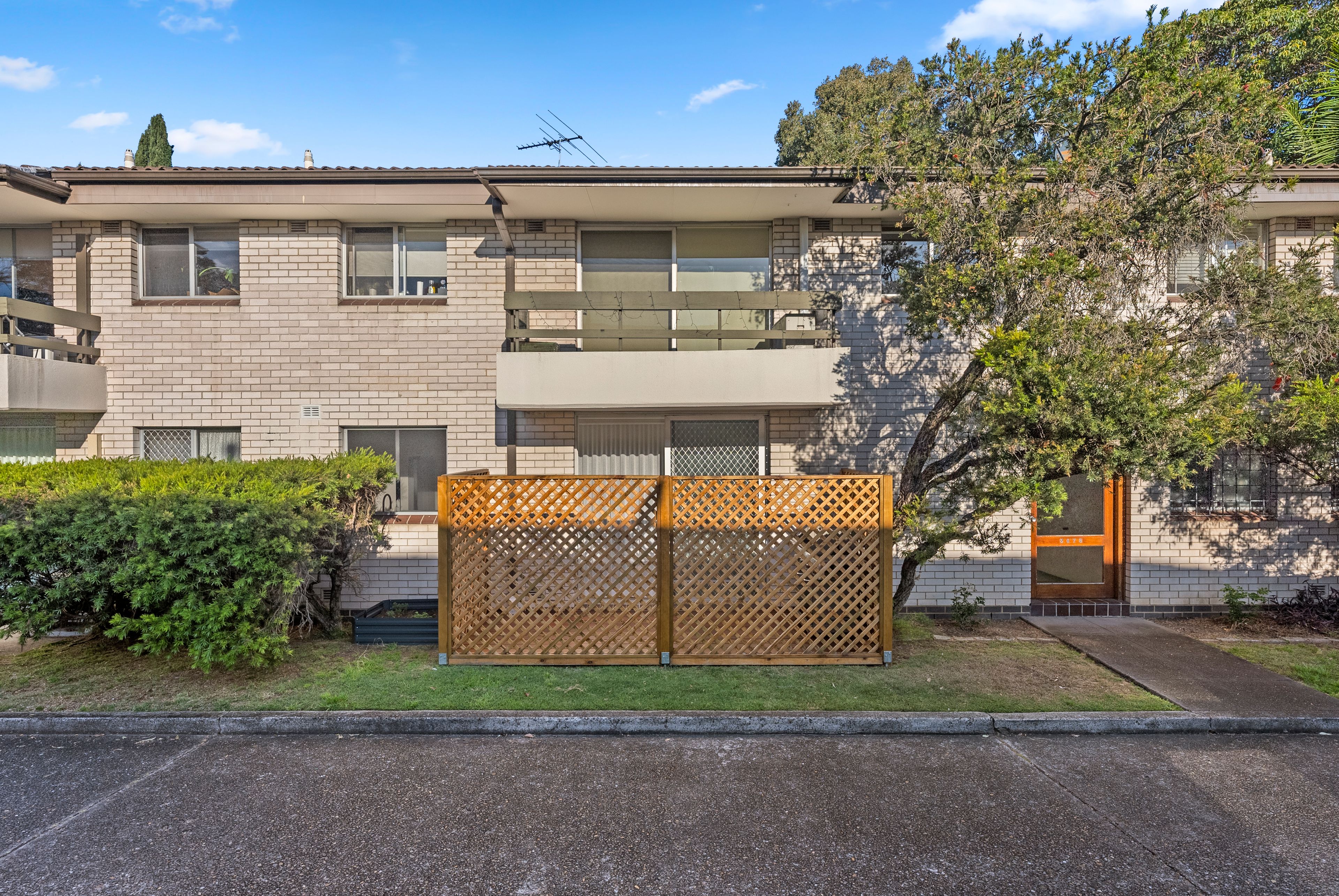 3/2 Corby Avenue — photo 18 of 20