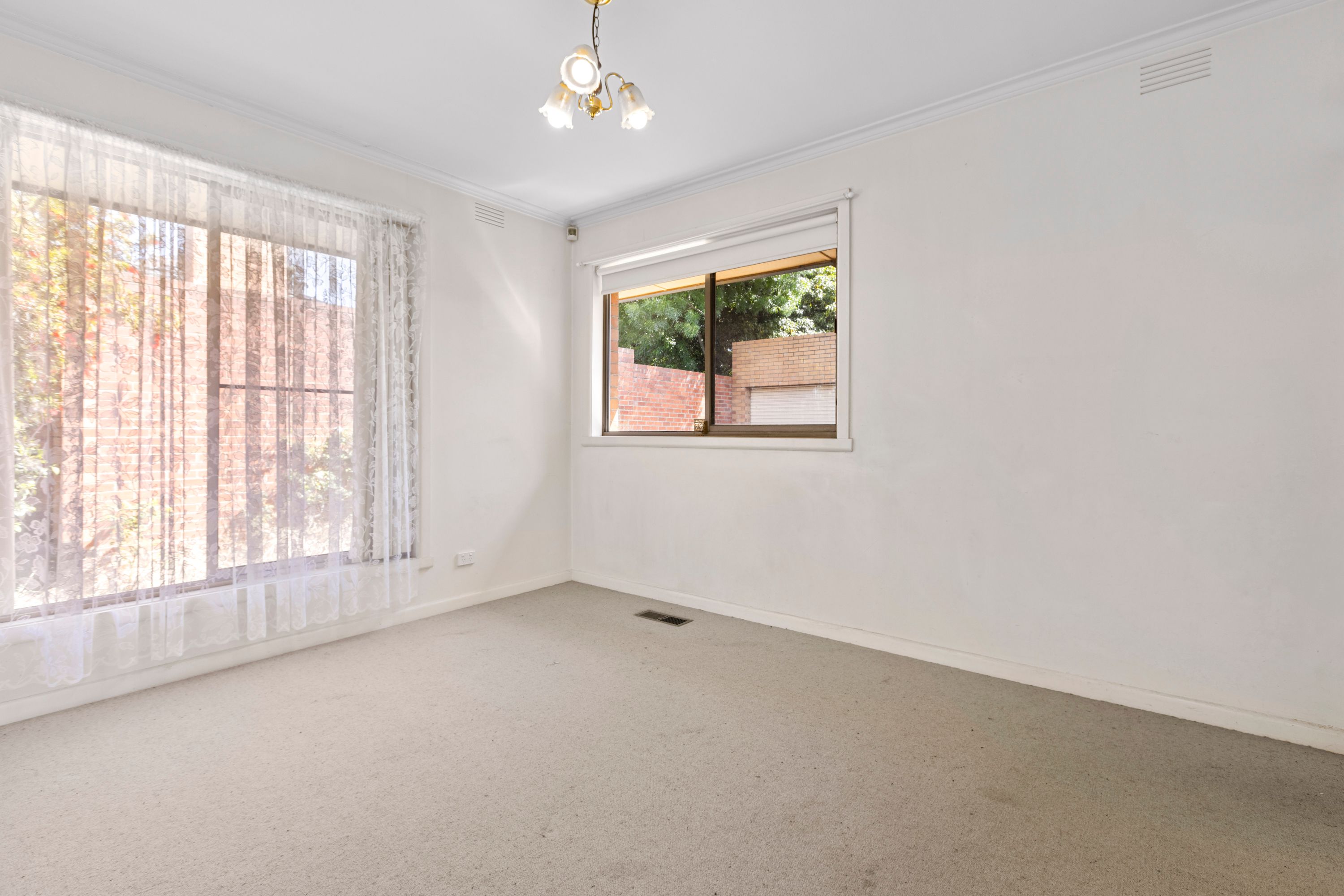 15 Blue Hills Avenue — photo 7 of 13