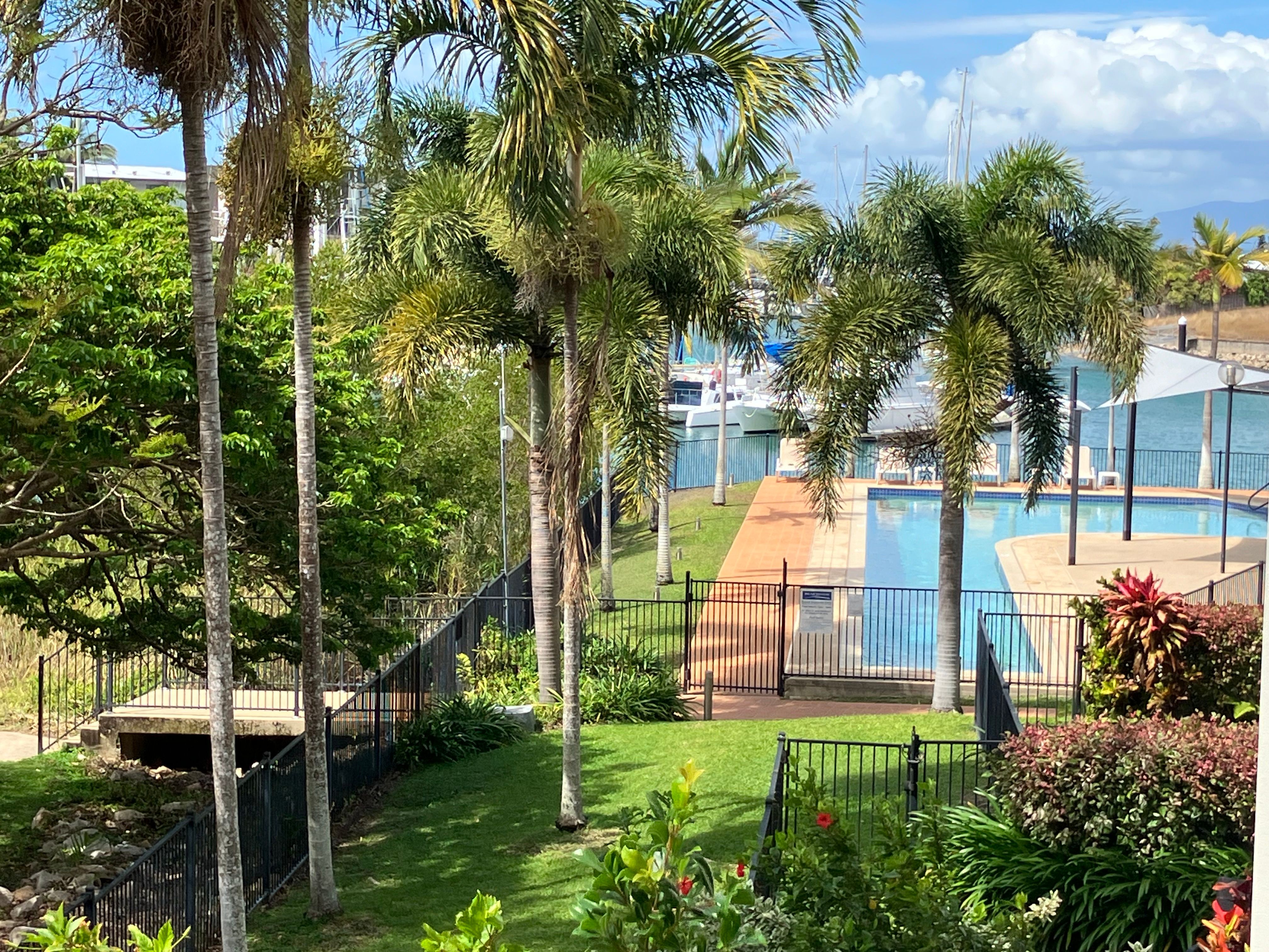 10/1-3 The Cove — photo 8 of 14