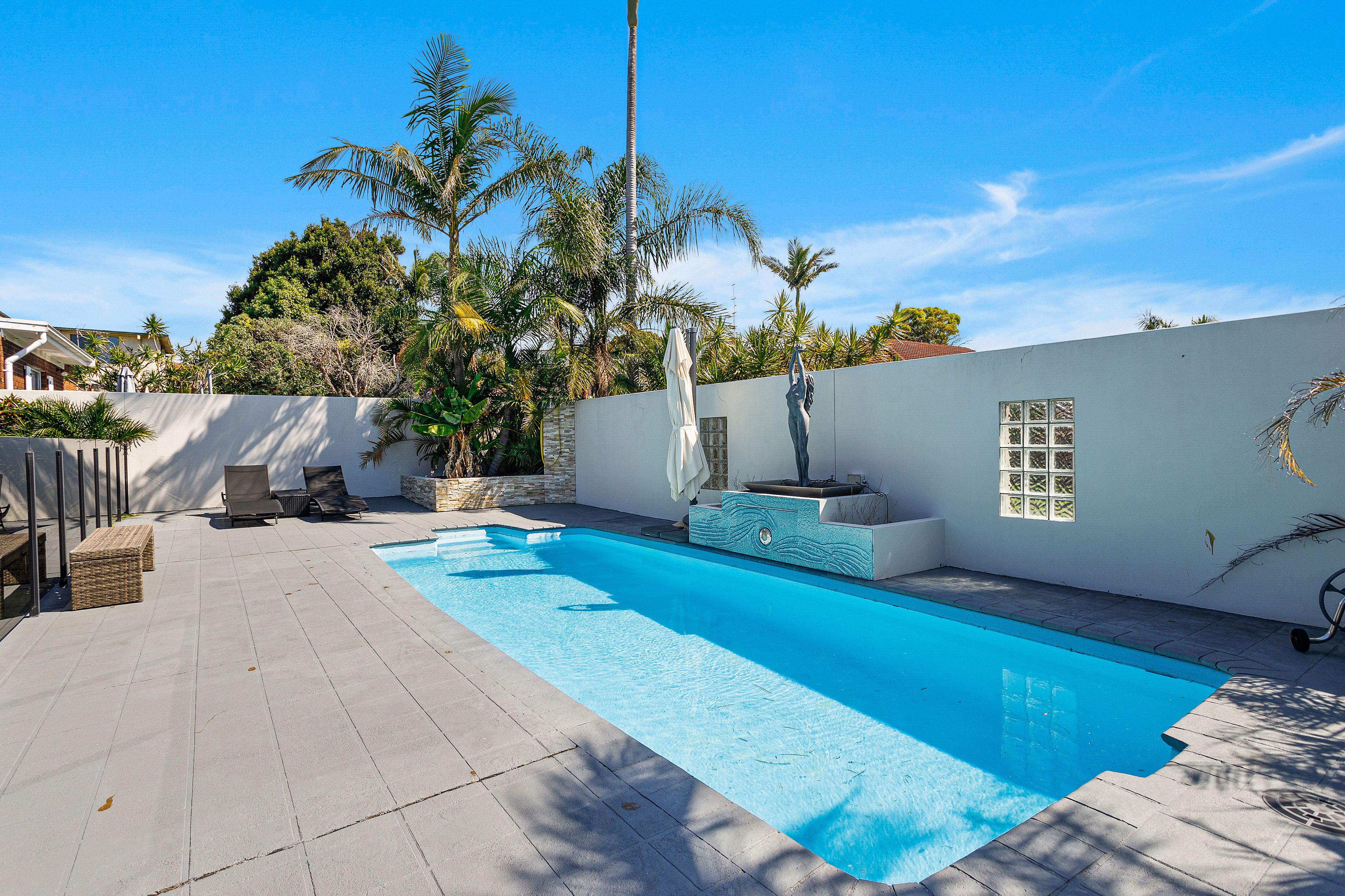 10 Hayes Avenue, Mount Warrigal, NSW 2528