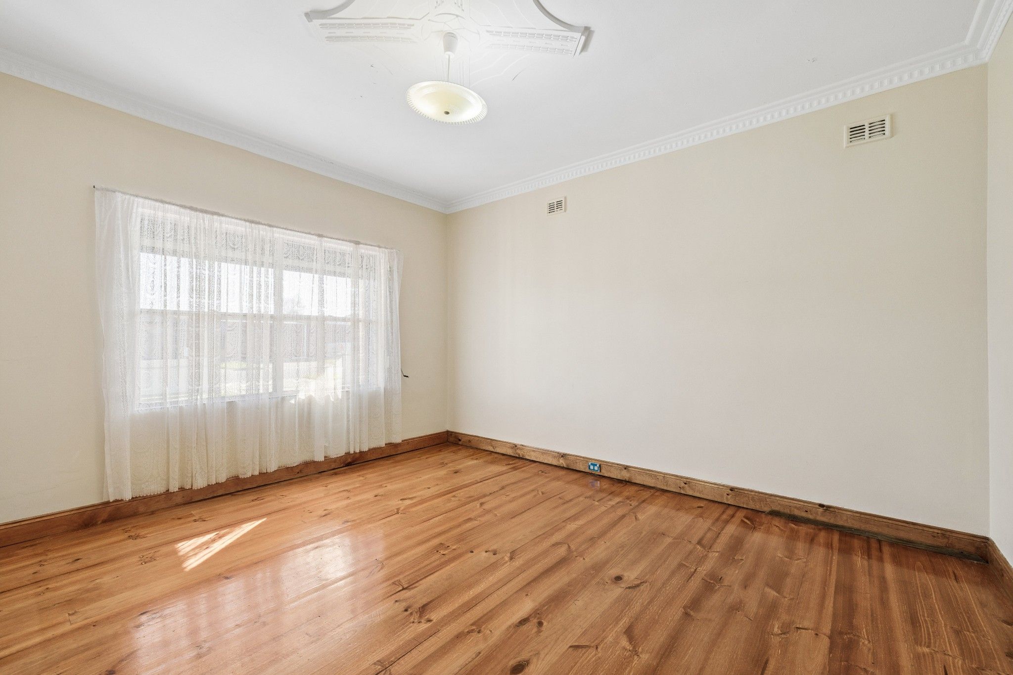31 Seaton Terrace — photo 14 of 26