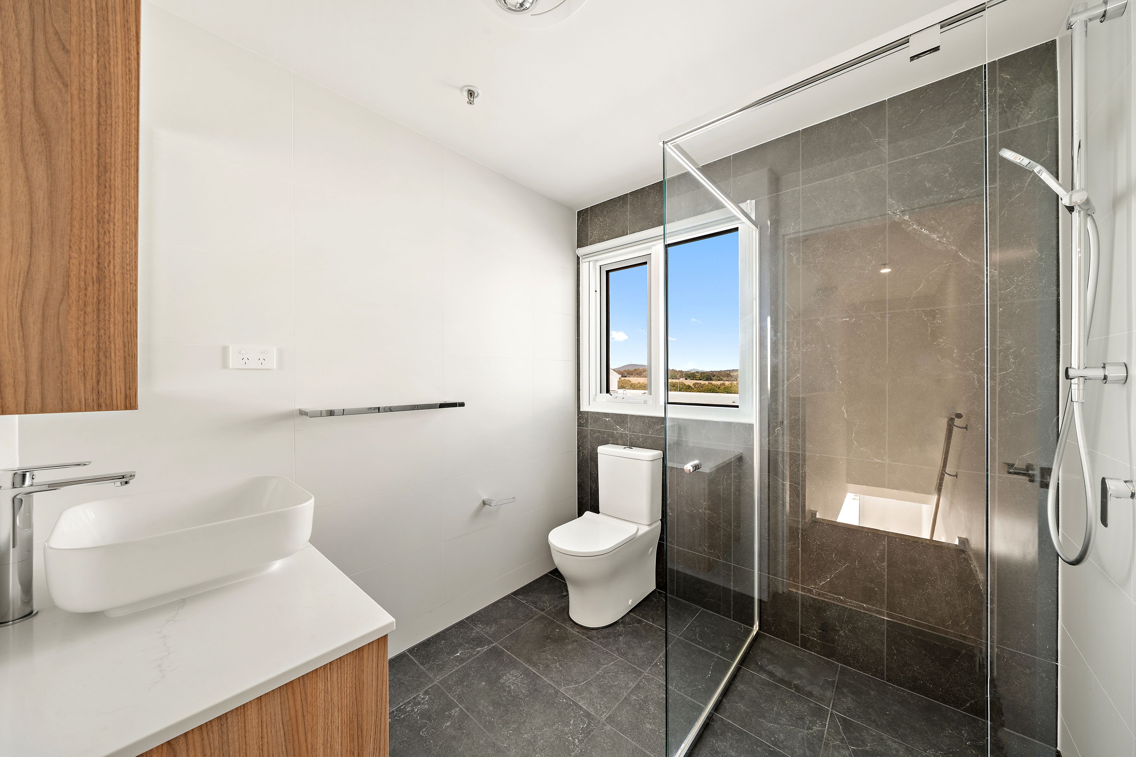 40/70 Canopus Crescent — photo 6 of 15