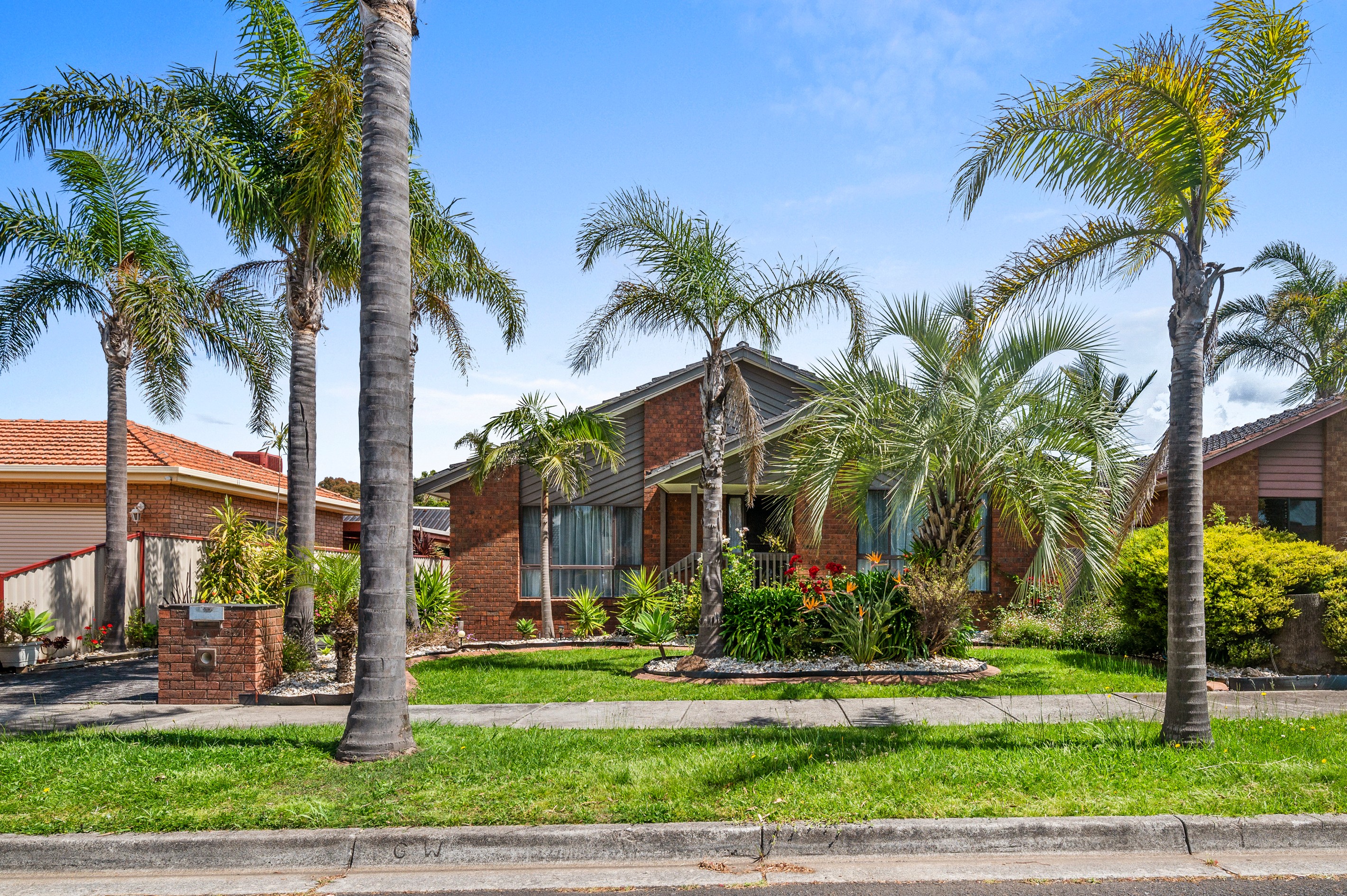 4 John Hunter Court, Mill Park, VIC 3082