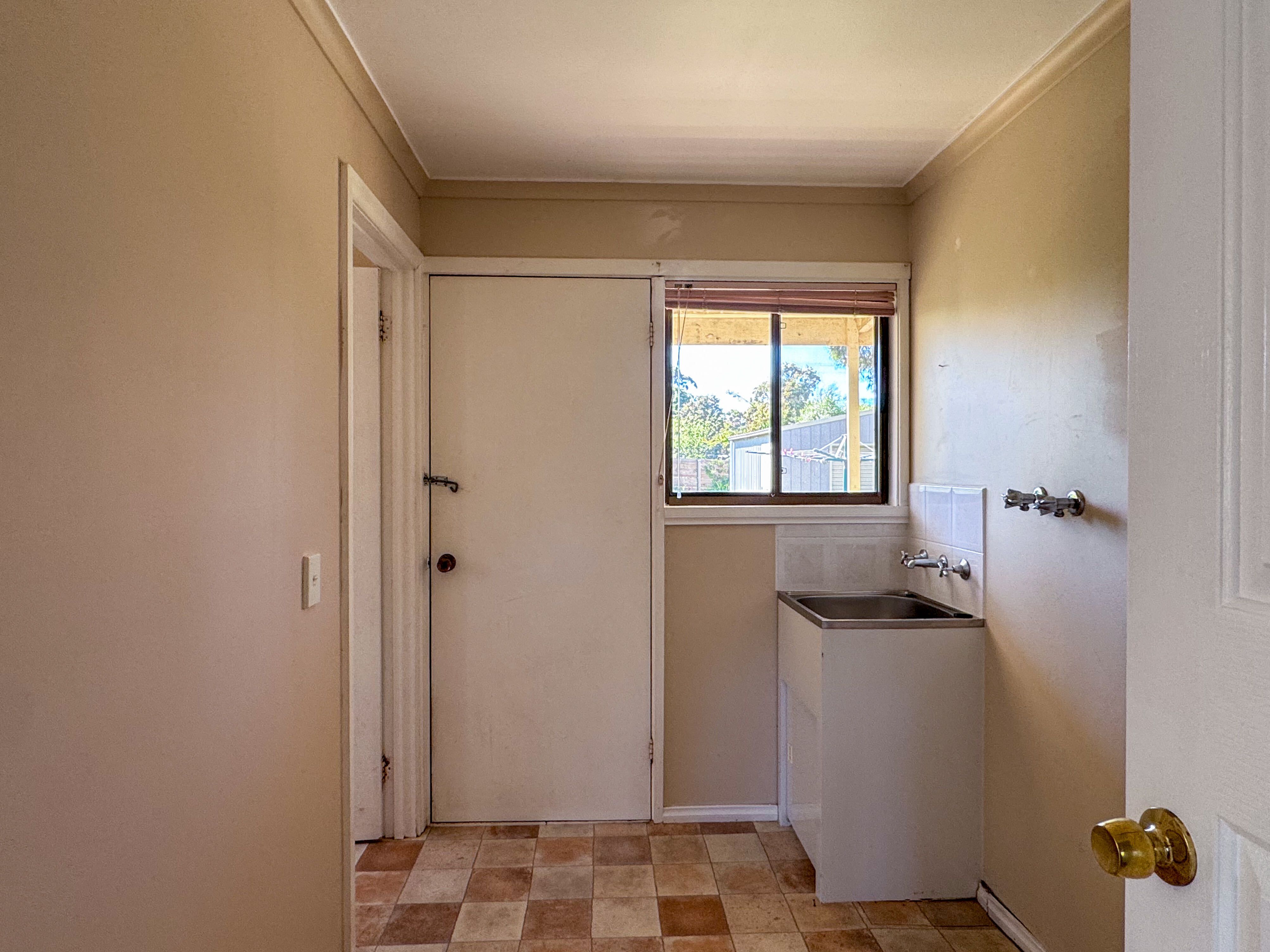11 Churchill Drive — photo 12 of 14